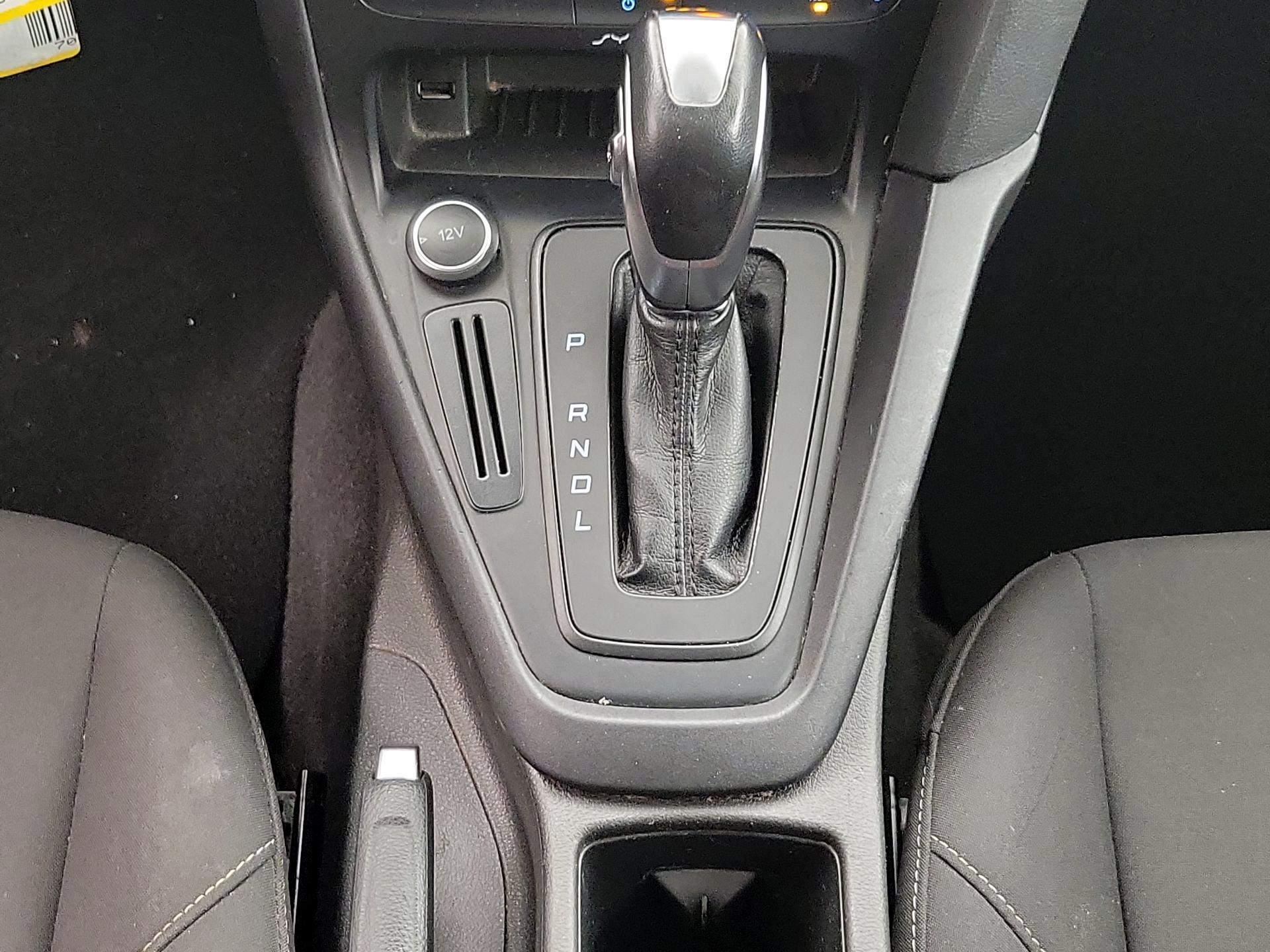 Thumbnail: 2016 Ford Focus - 17