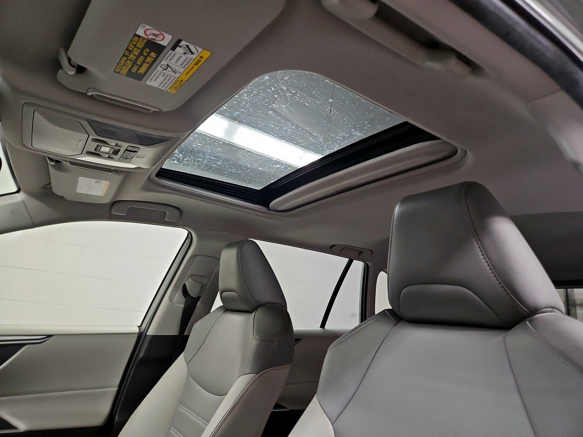 Thumbnail: 2022 Toyota RAV4 - 19