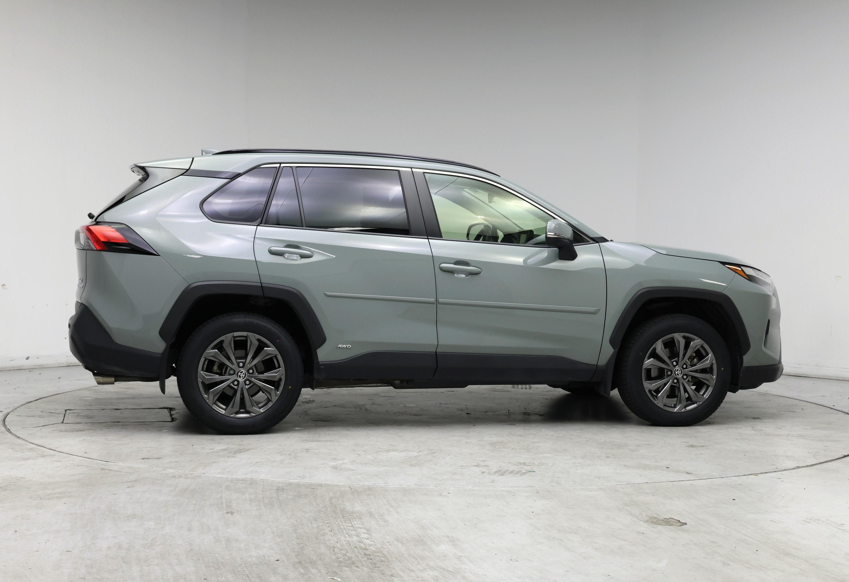 Thumbnail: 2022 Toyota RAV4 - 7