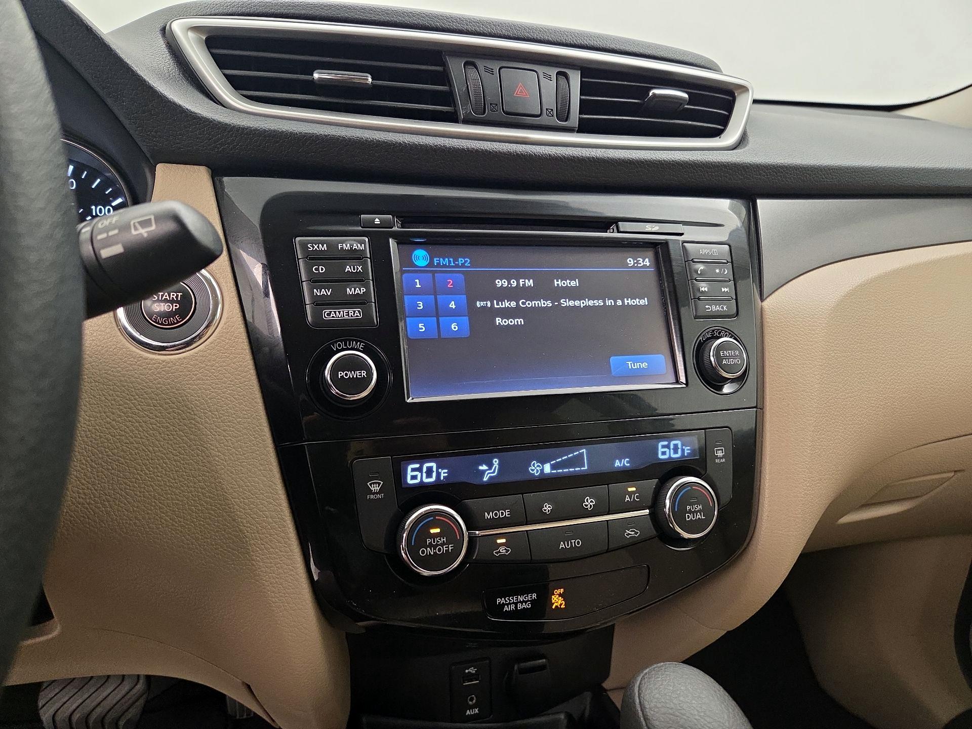 Thumbnail: 2016 Nissan Rogue - 16