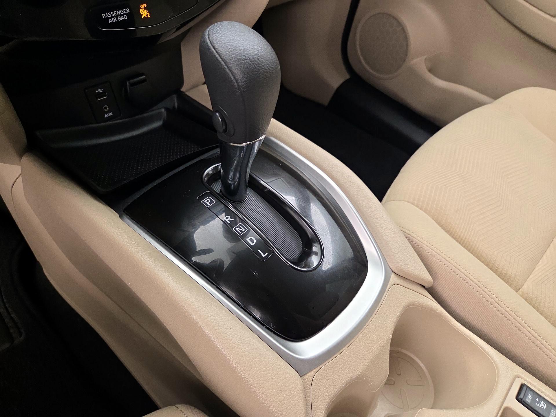 Thumbnail: 2016 Nissan Rogue - 18