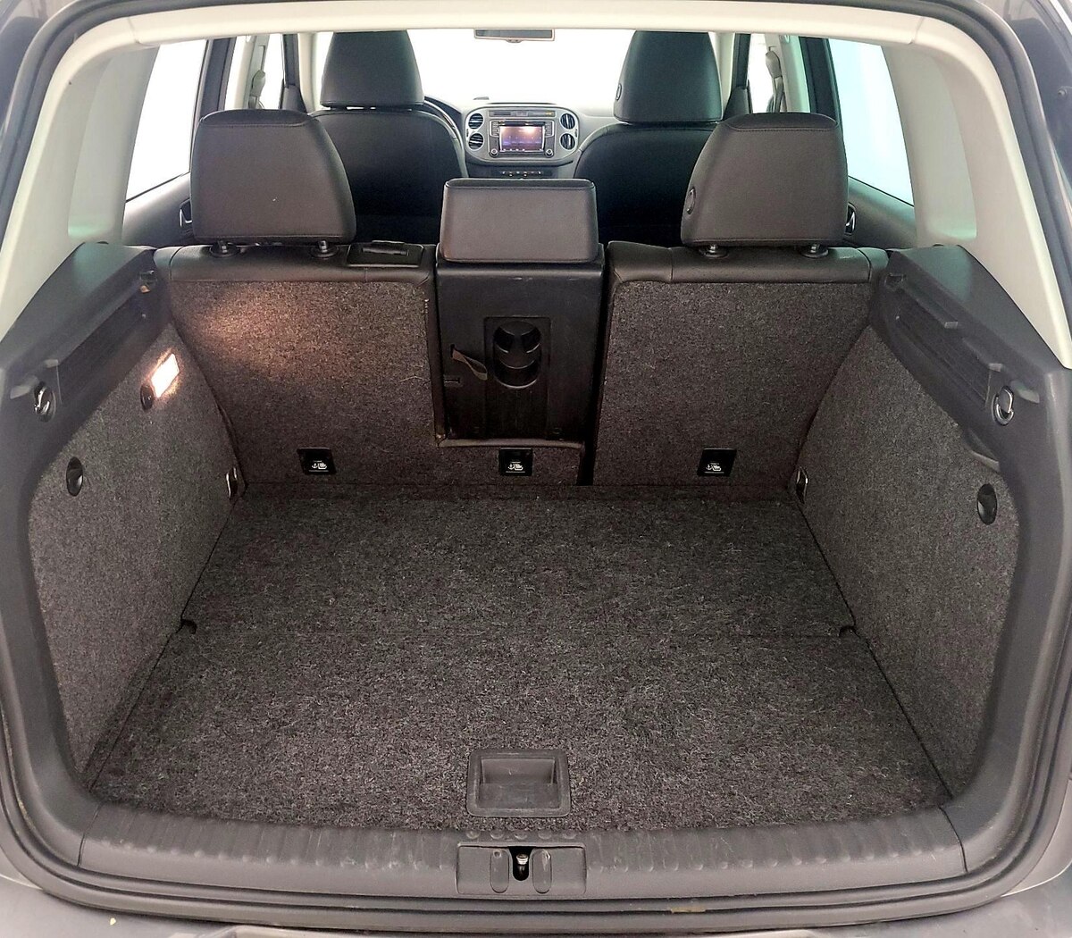 Trunk/Cargo (Seats Up)