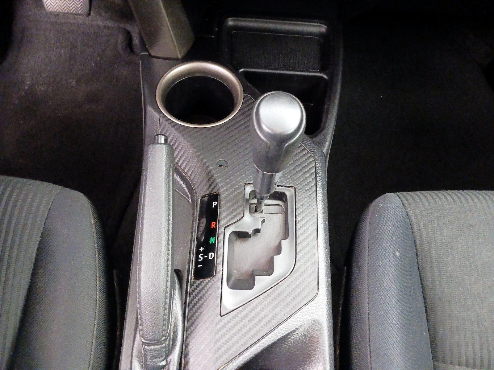 2015 Toyota RAV4 LE - Photo 18
