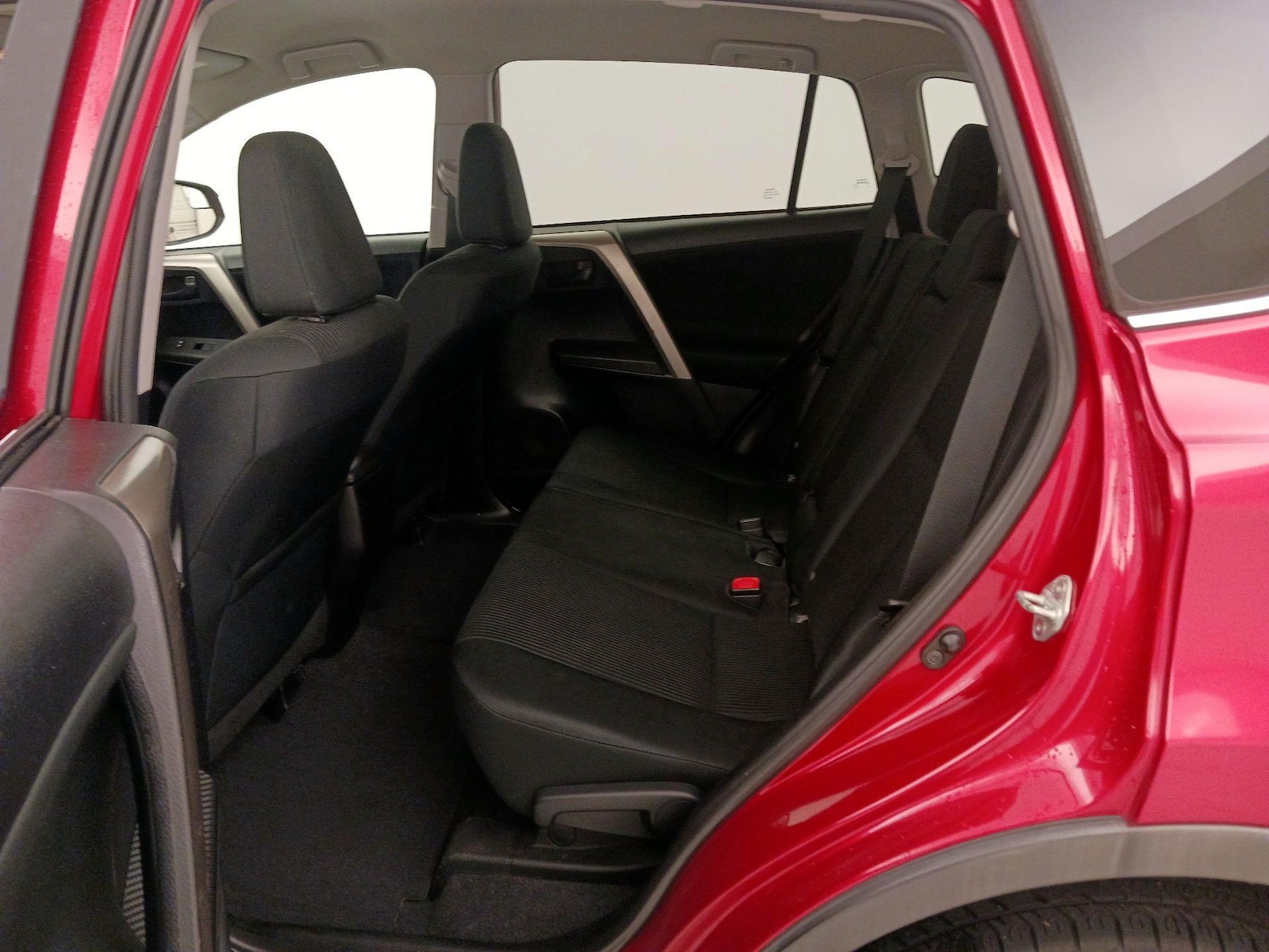 2015 Toyota RAV4 LE - Photo 20