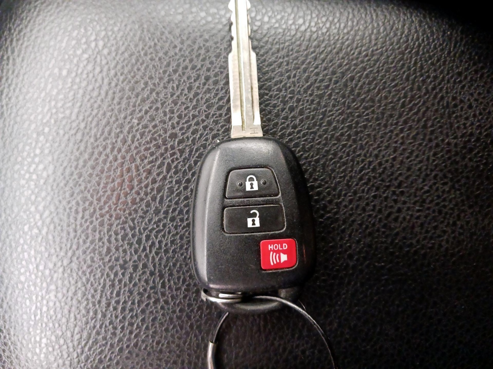 2015 Toyota RAV4 LE - Photo 23
