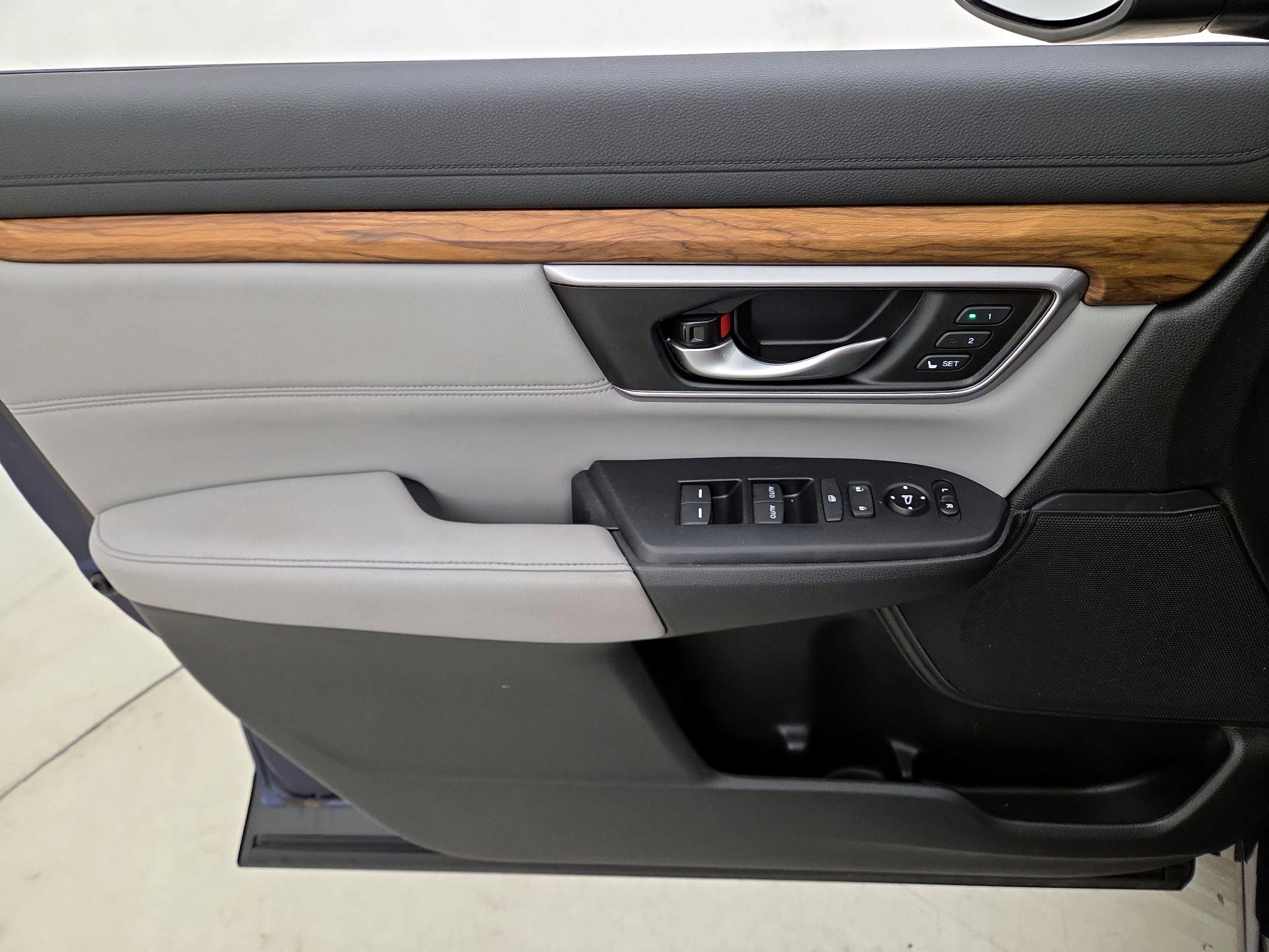 Thumbnail: 2017 Honda CR-V - 12
