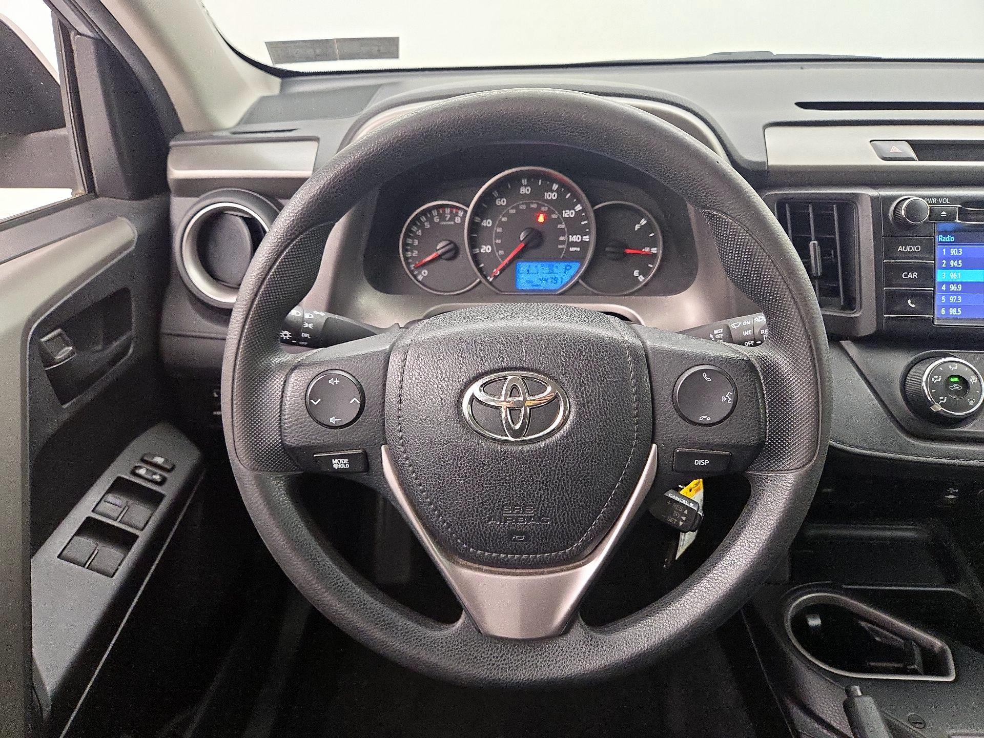 Thumbnail: 2016 Toyota RAV4 - 10
