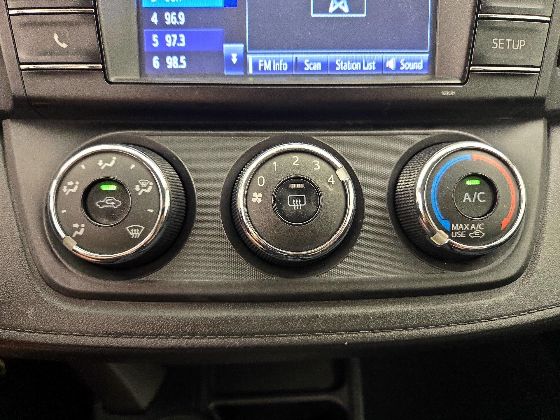 Thumbnail: 2016 Toyota RAV4 - 16