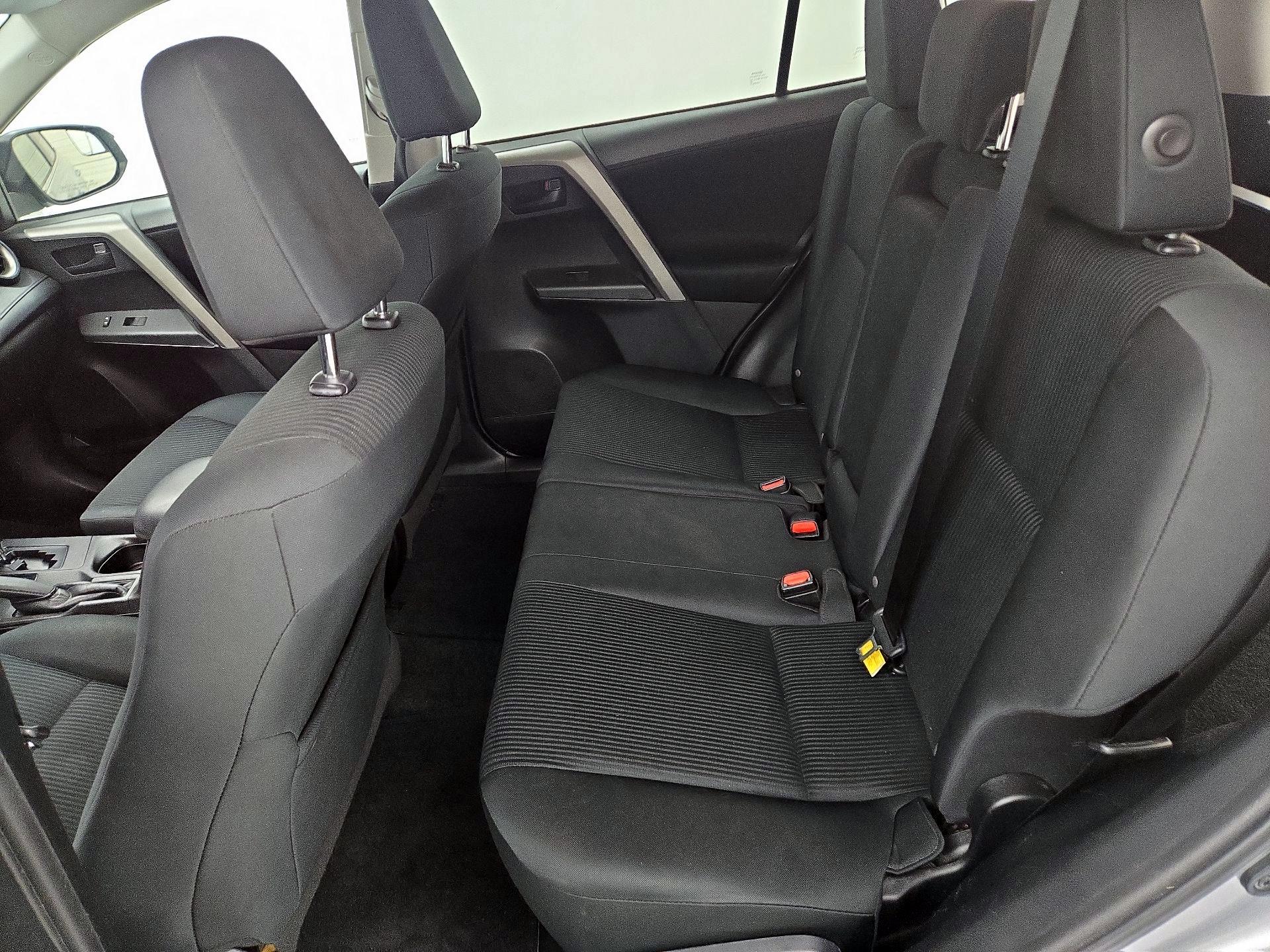 Thumbnail: 2016 Toyota RAV4 - 19