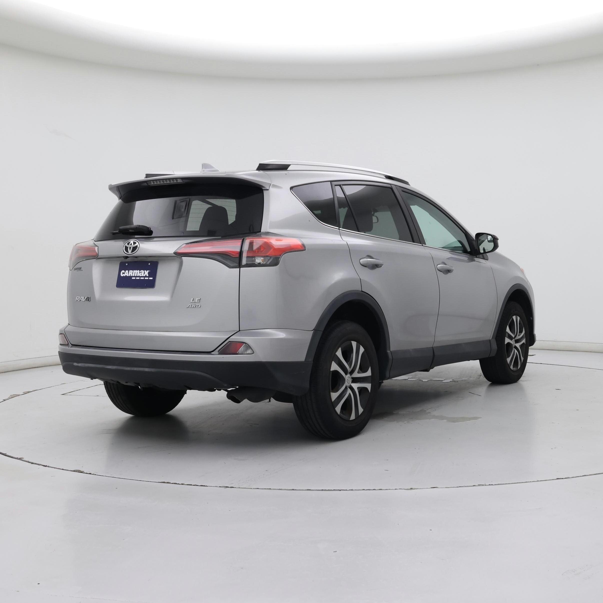 Thumbnail: 2016 Toyota RAV4 - 8