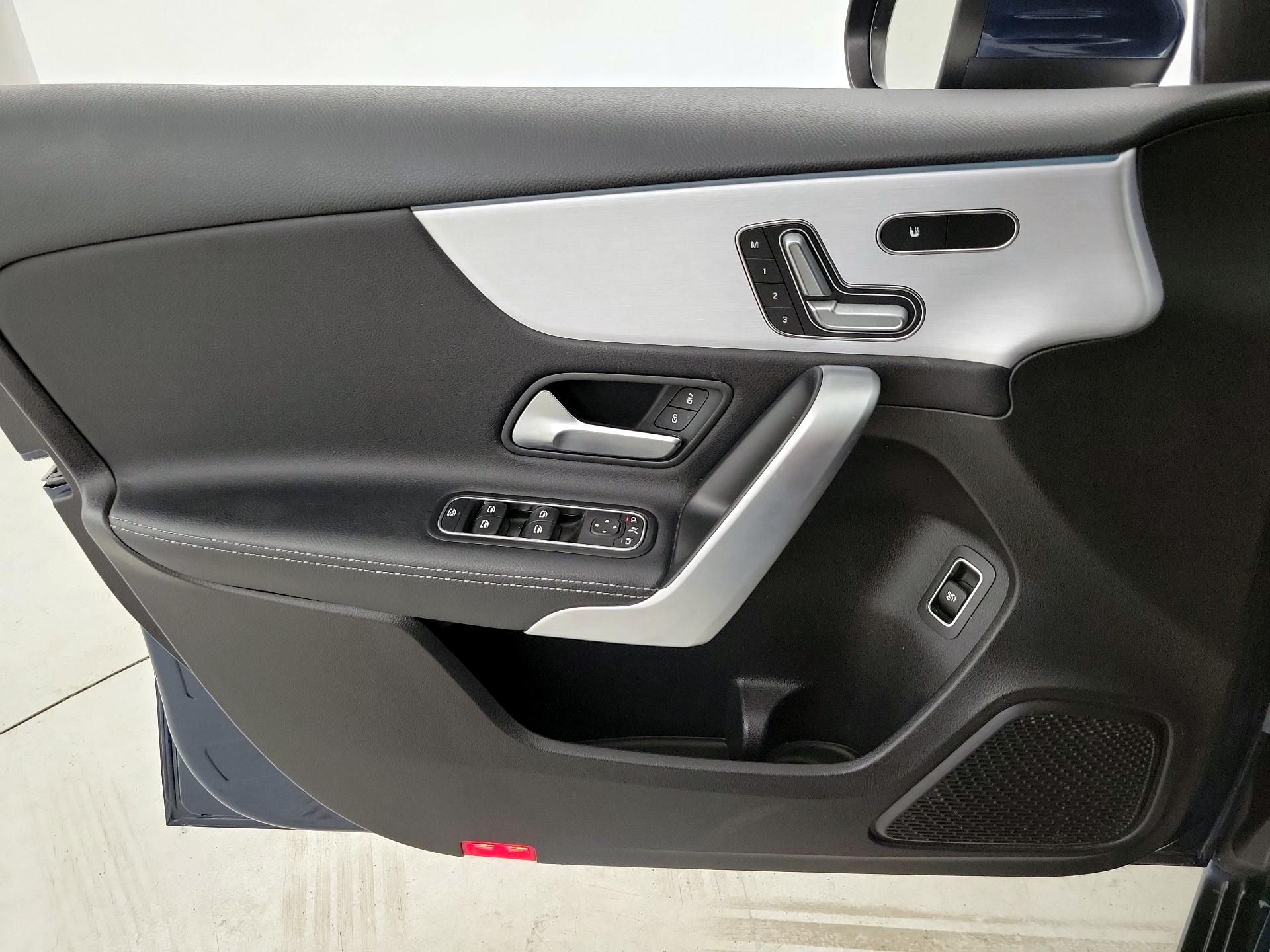 Thumbnail: 2019 Mercedes-Benz A-Class - 12