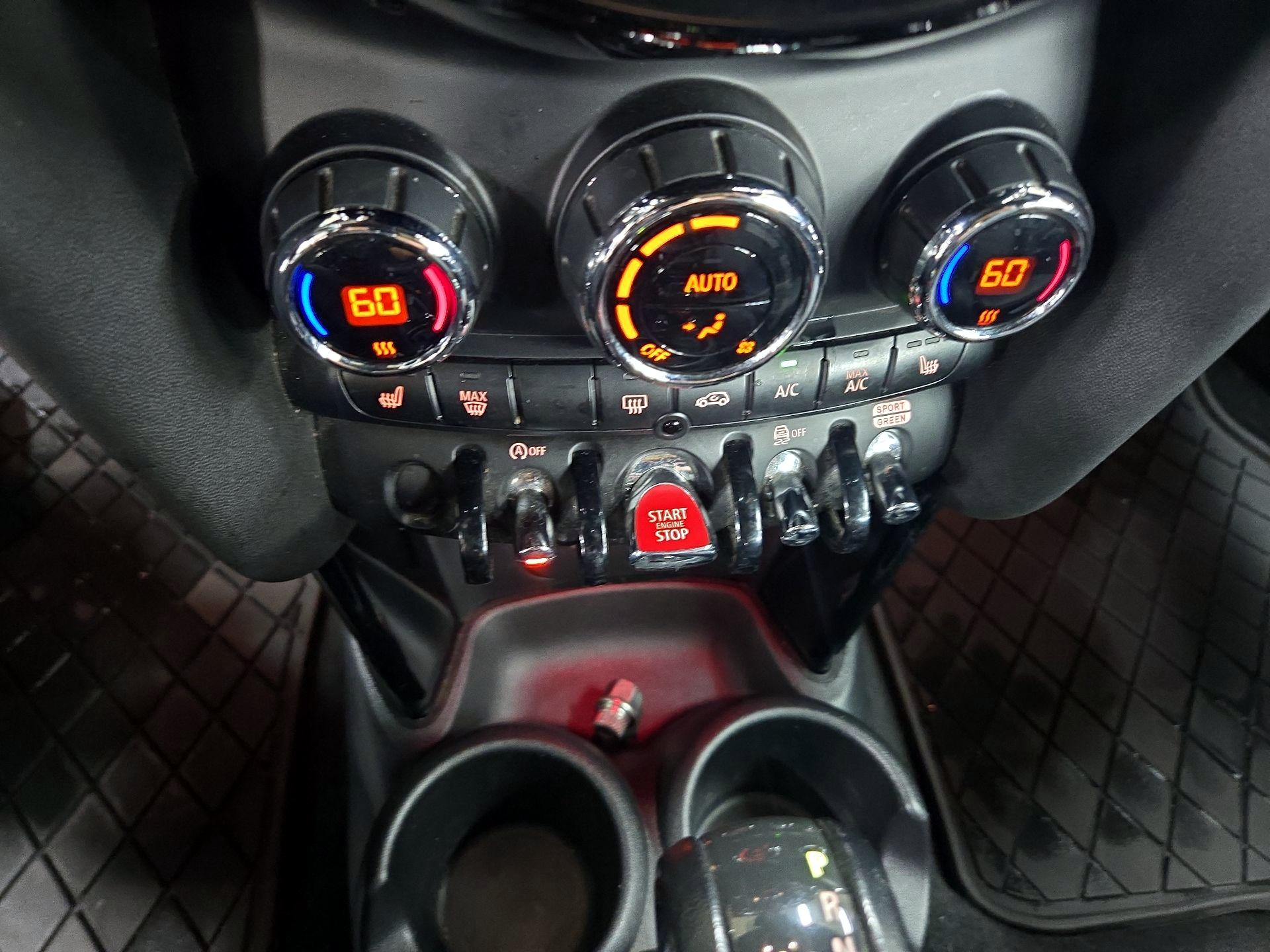 Thumbnail: 2019 MINI Cooper - 16