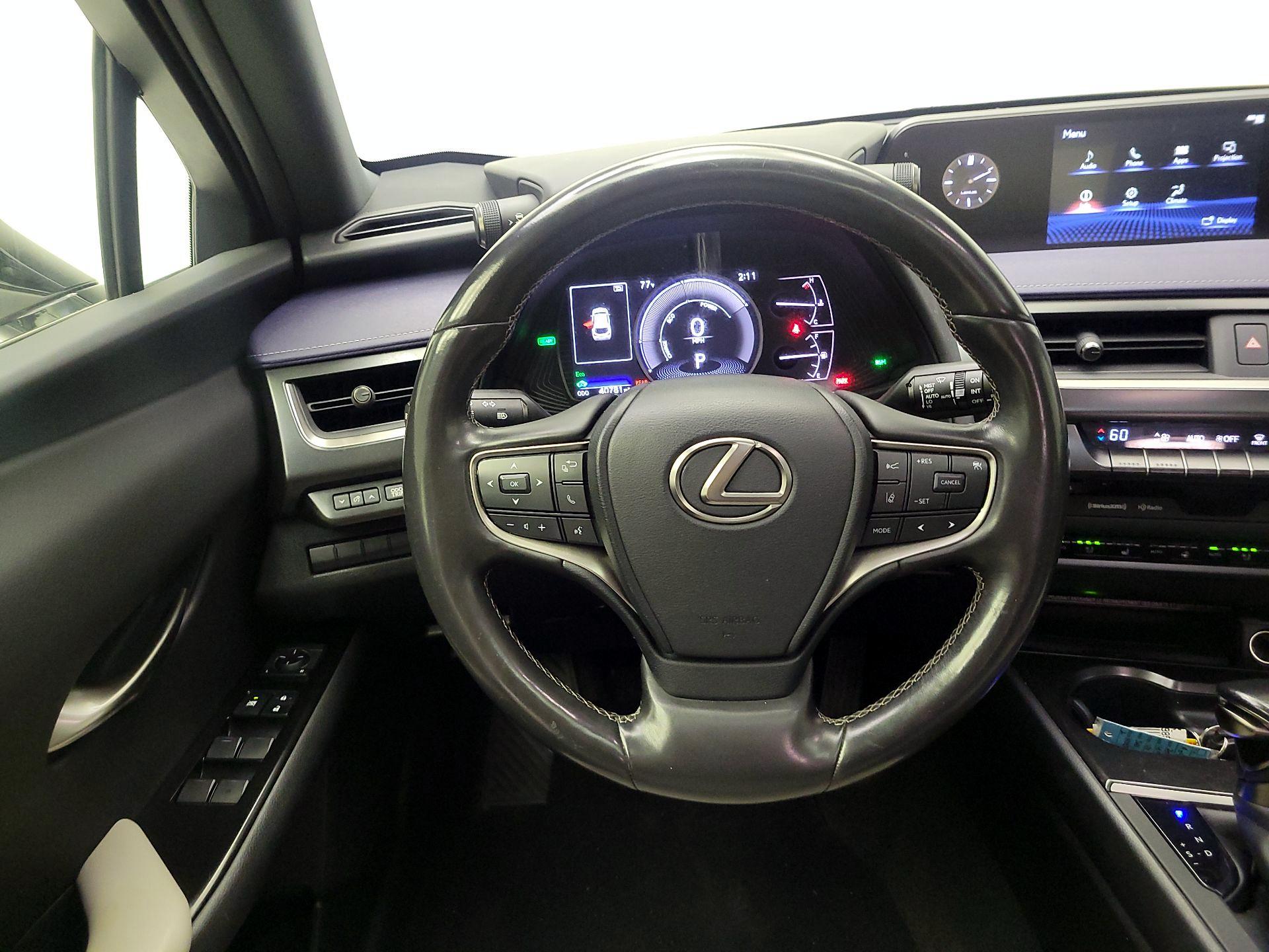 Thumbnail: 2021 Lexus UX - 10