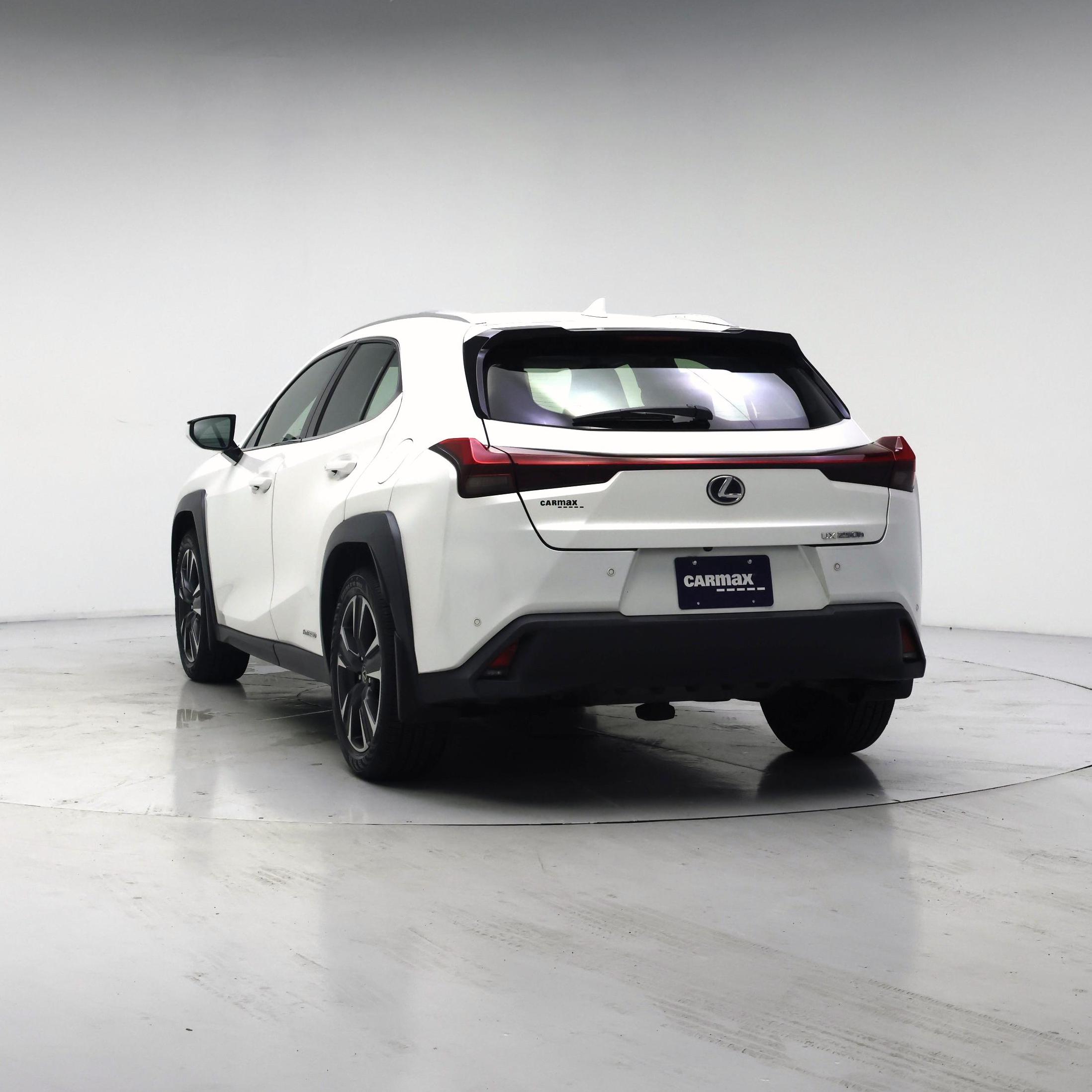 Thumbnail: 2021 Lexus UX - 2