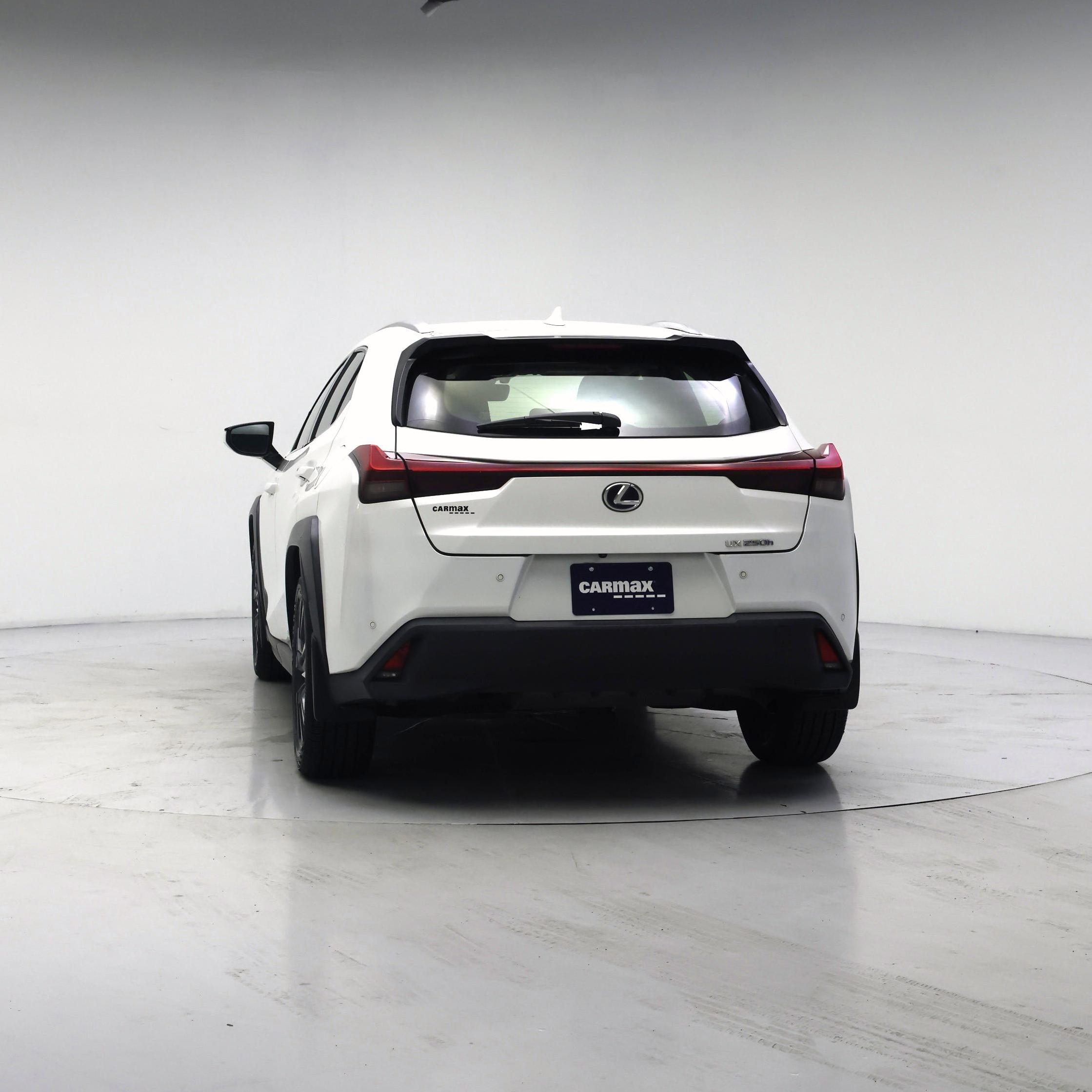 Thumbnail: 2021 Lexus UX - 6