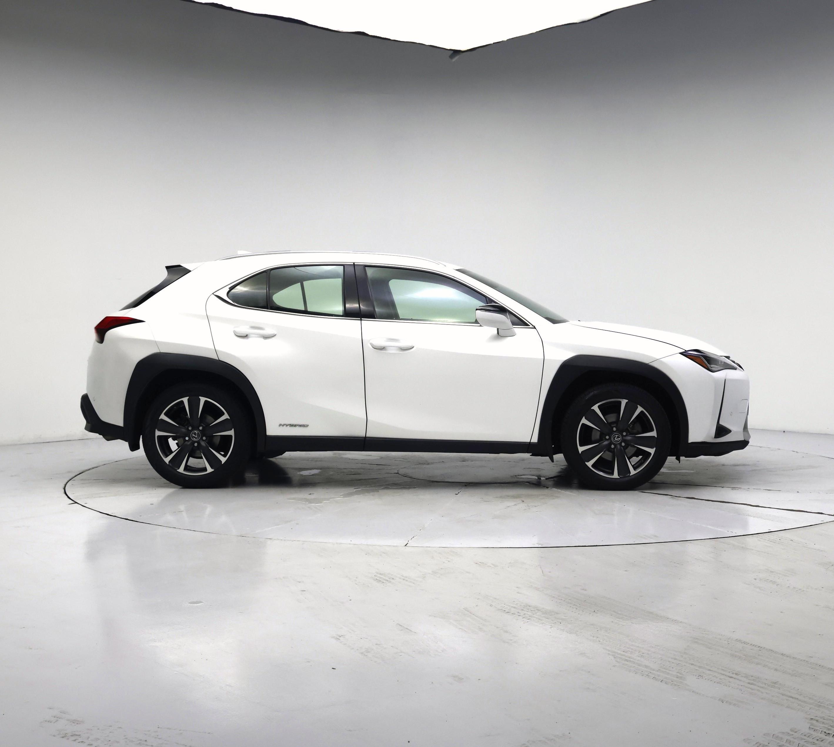 Thumbnail: 2021 Lexus UX - 7