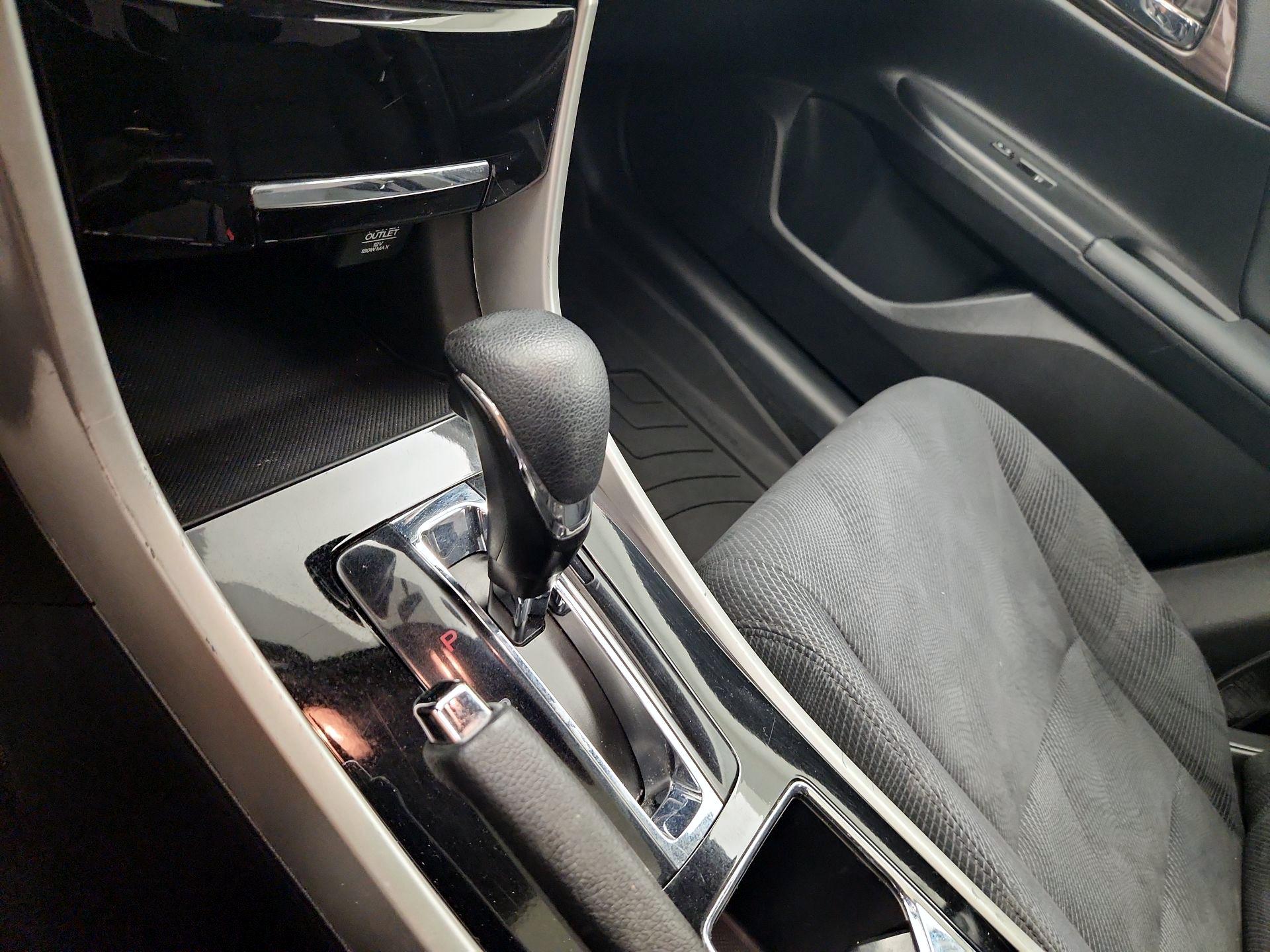 Thumbnail: 2017 Honda Accord - 16