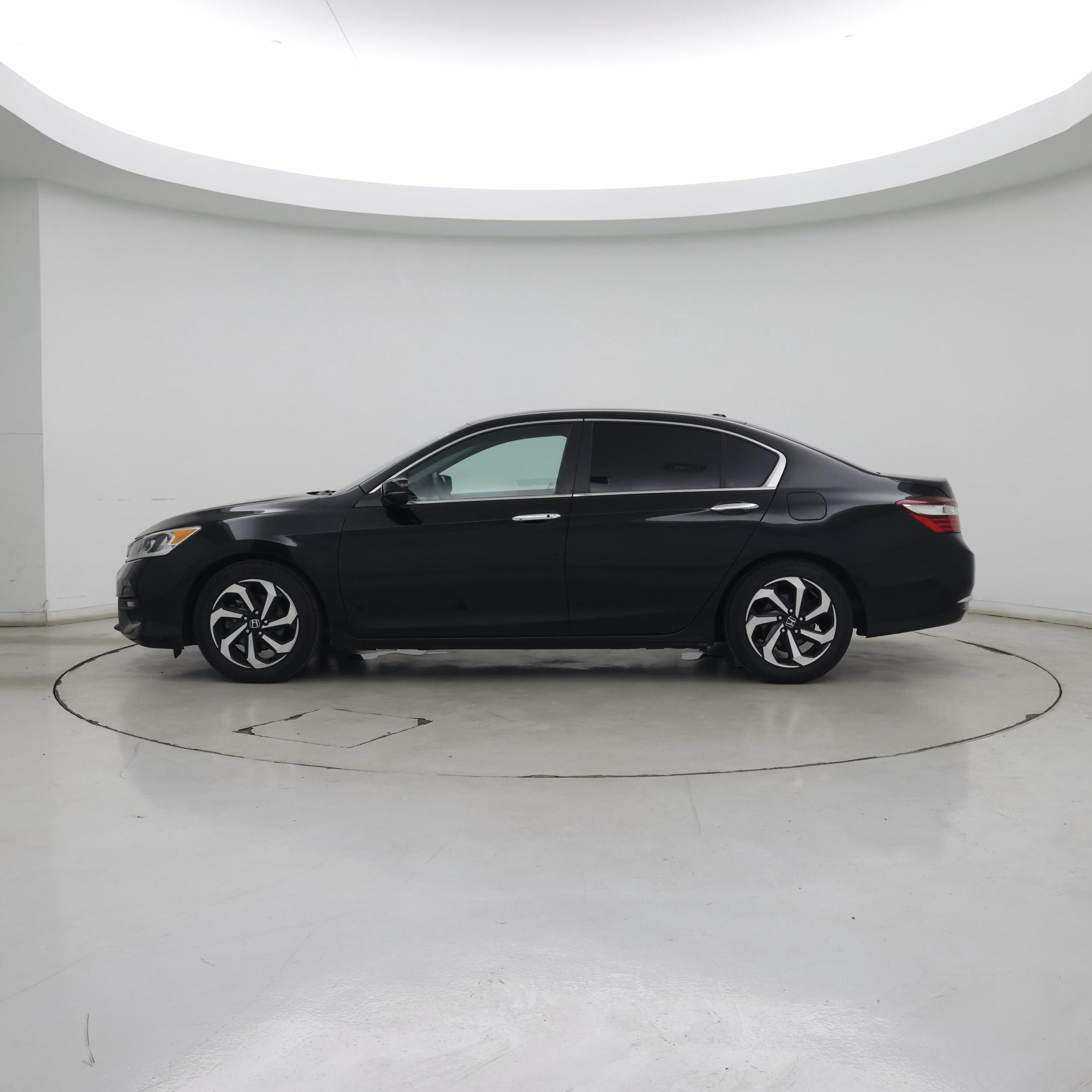 Thumbnail: 2017 Honda Accord - 3
