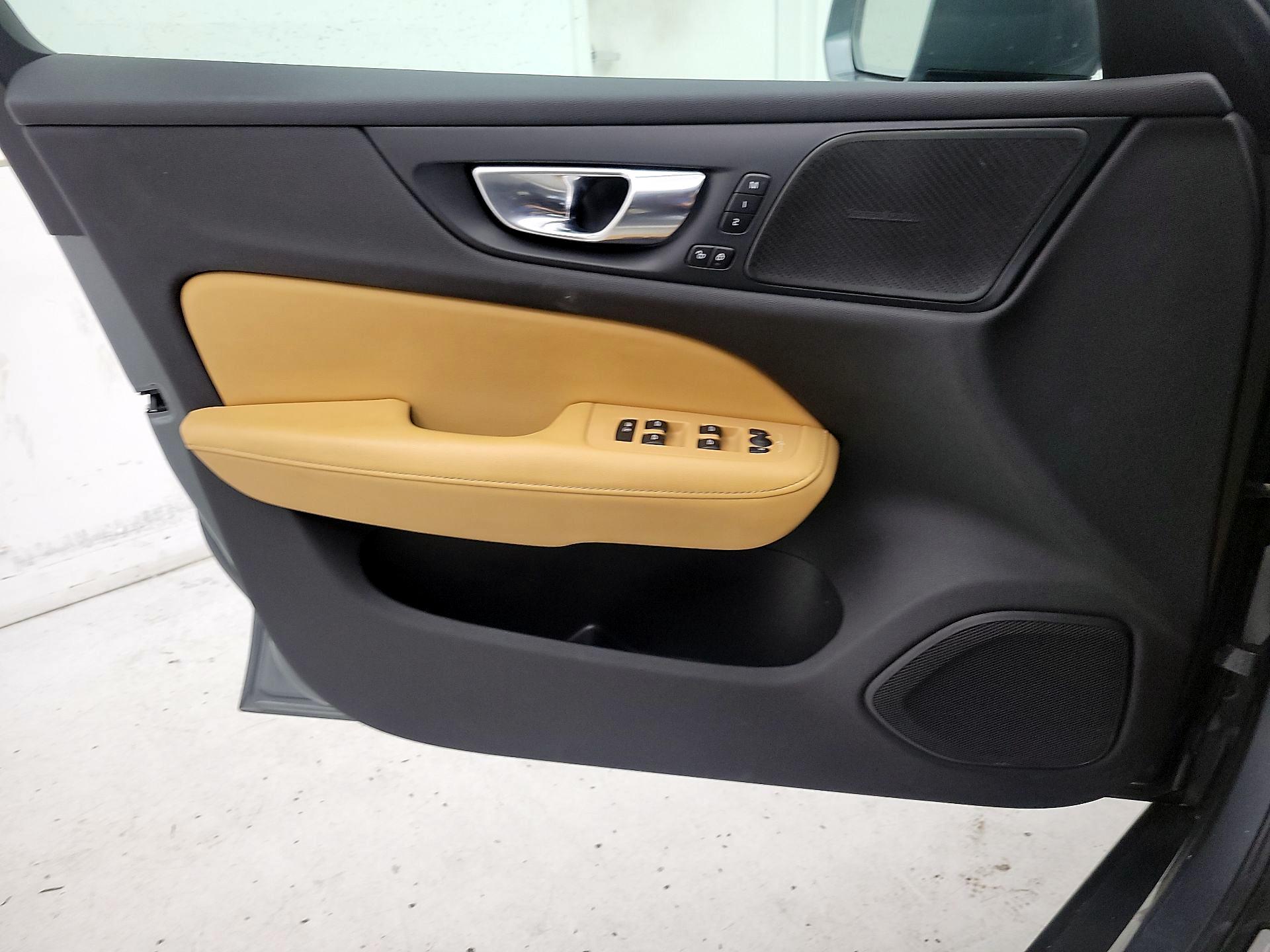Thumbnail: 2020 Volvo S60 - 12