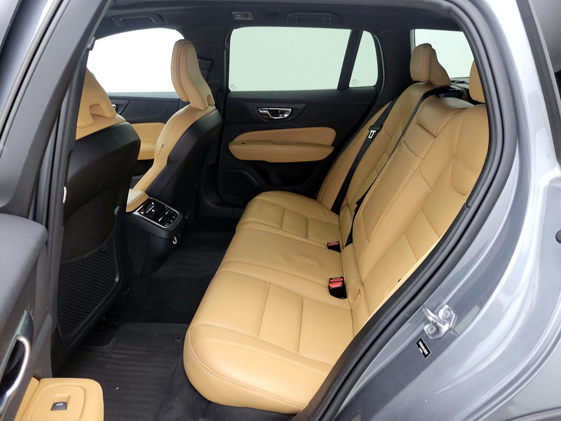 Thumbnail: 2020 Volvo S60 - 20