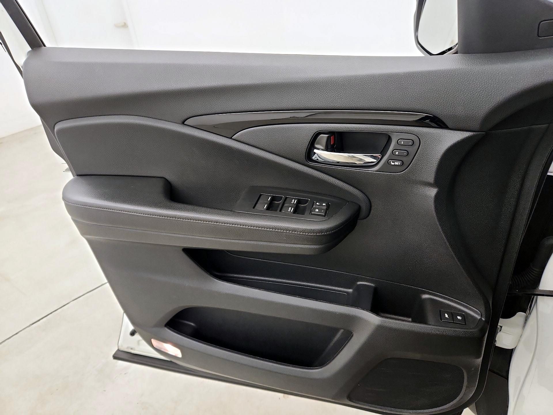 Thumbnail: 2019 Honda Passport - 12
