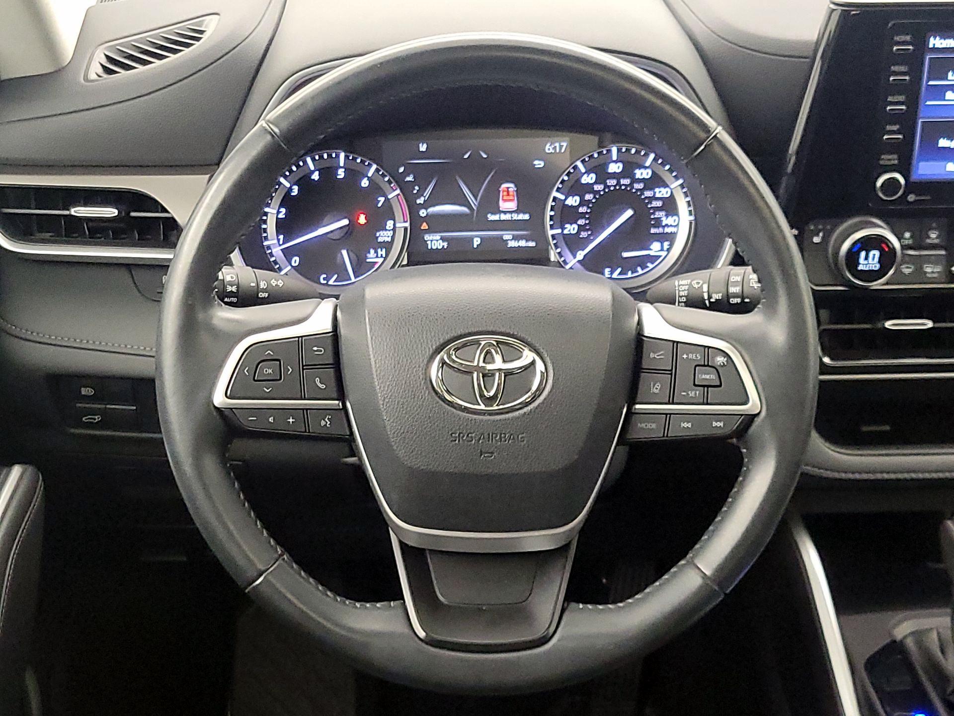 Thumbnail: 2022 Toyota Highlander - 10