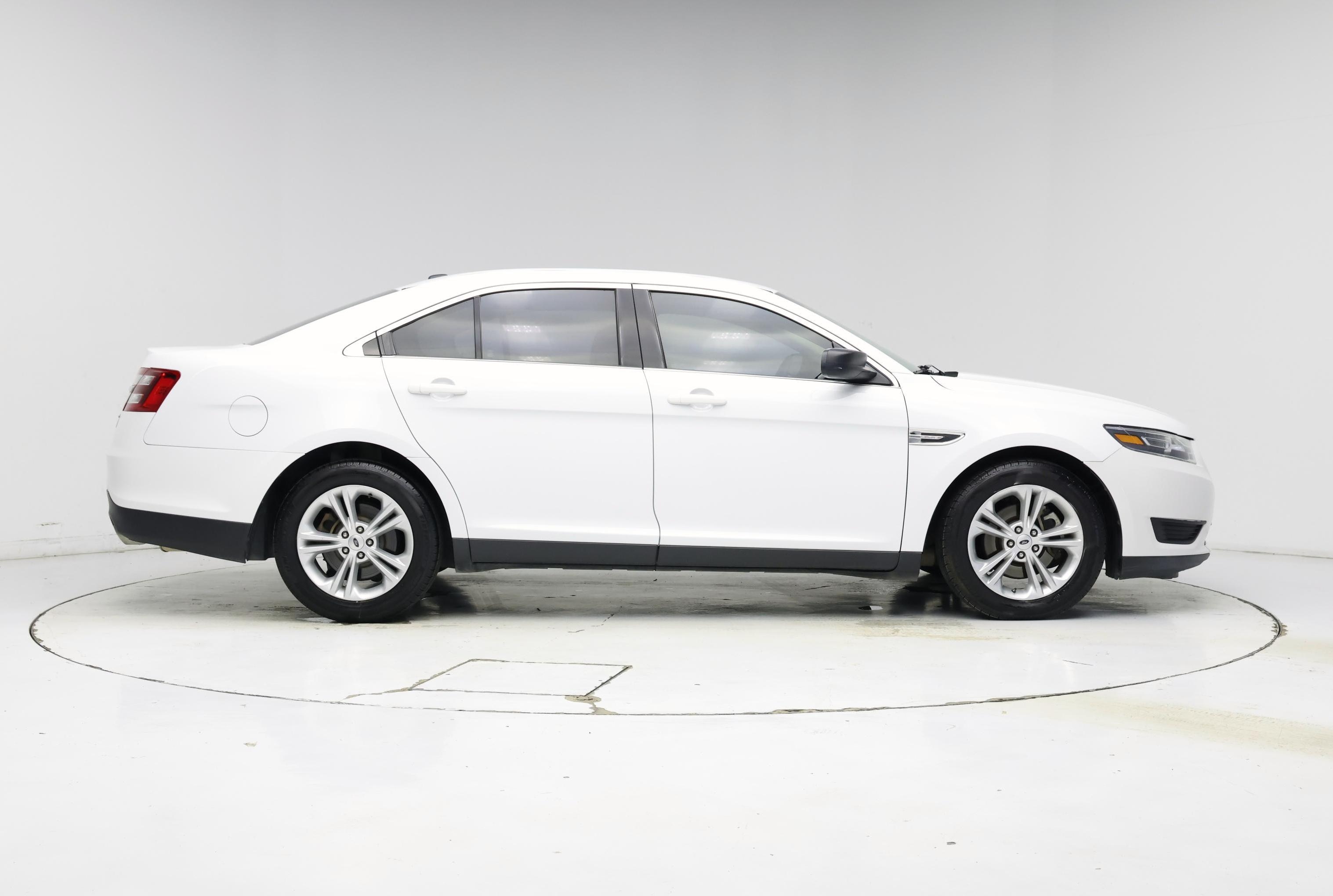 Thumbnail: 2018 Ford Taurus - 7