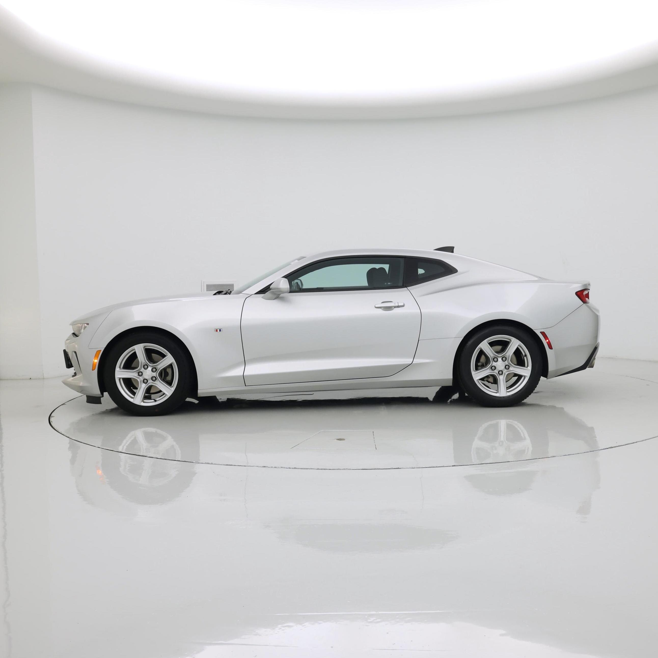 Thumbnail: 2018 Chevrolet Camaro - 3
