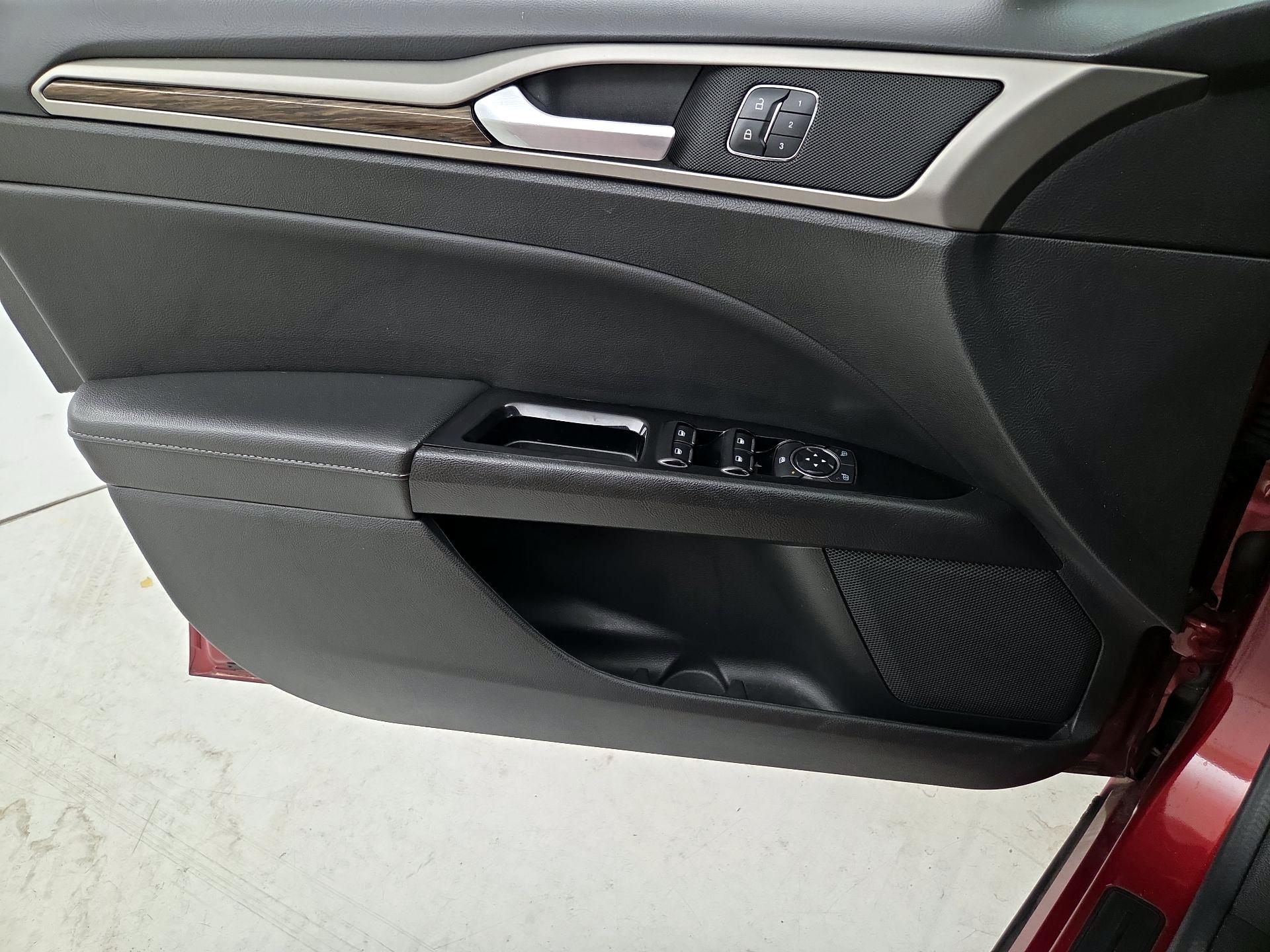 Thumbnail: 2015 Ford Fusion - 12