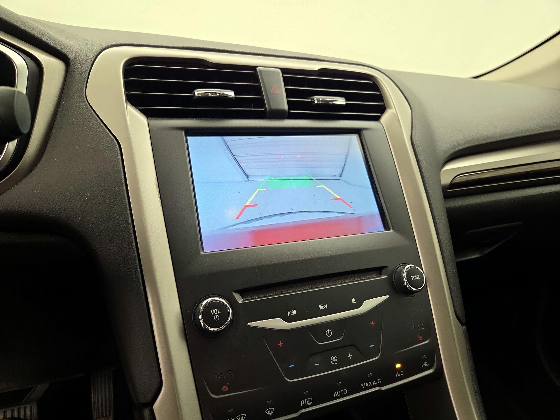 Thumbnail: 2015 Ford Fusion - 15