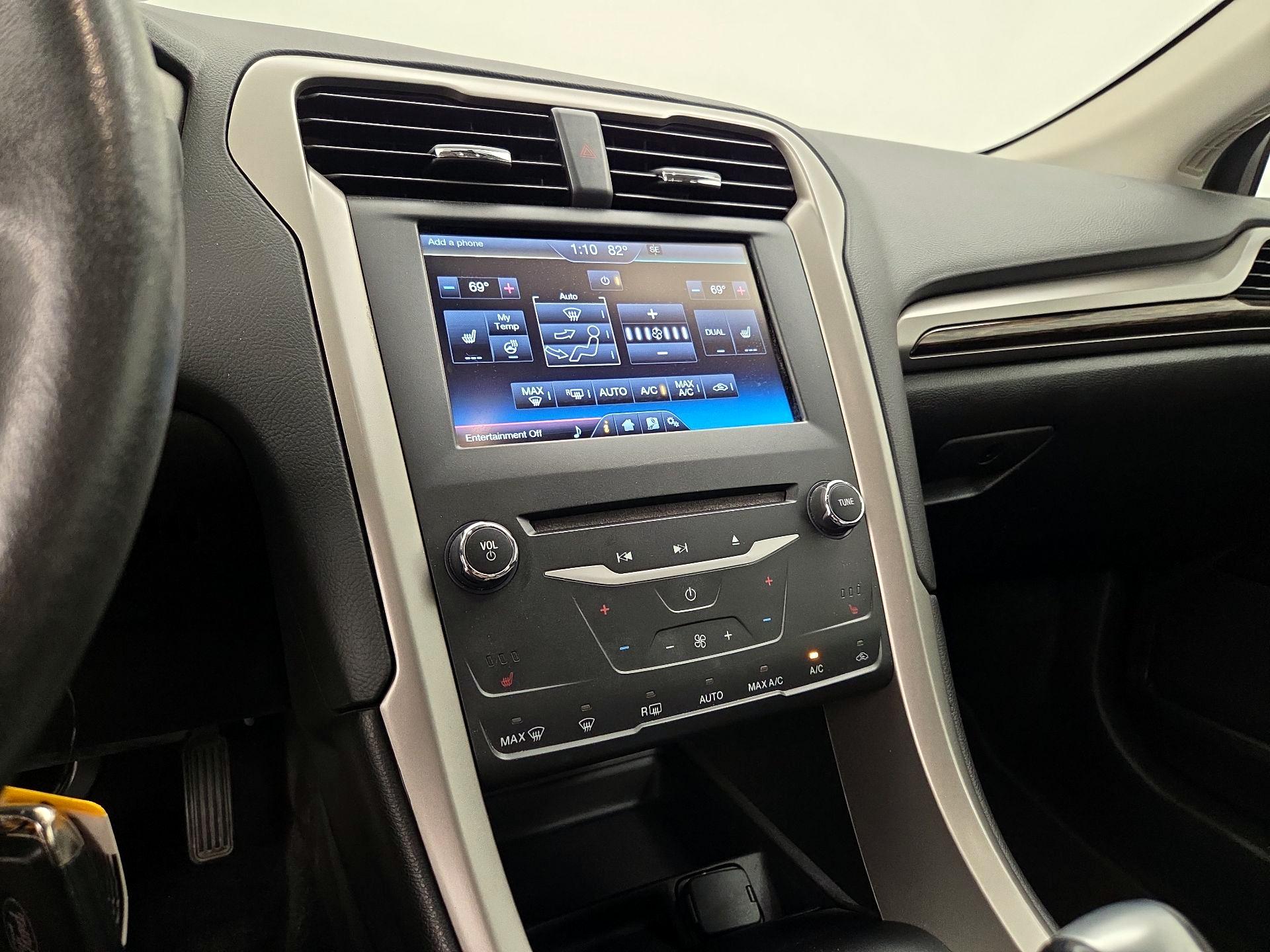 Thumbnail: 2015 Ford Fusion - 17