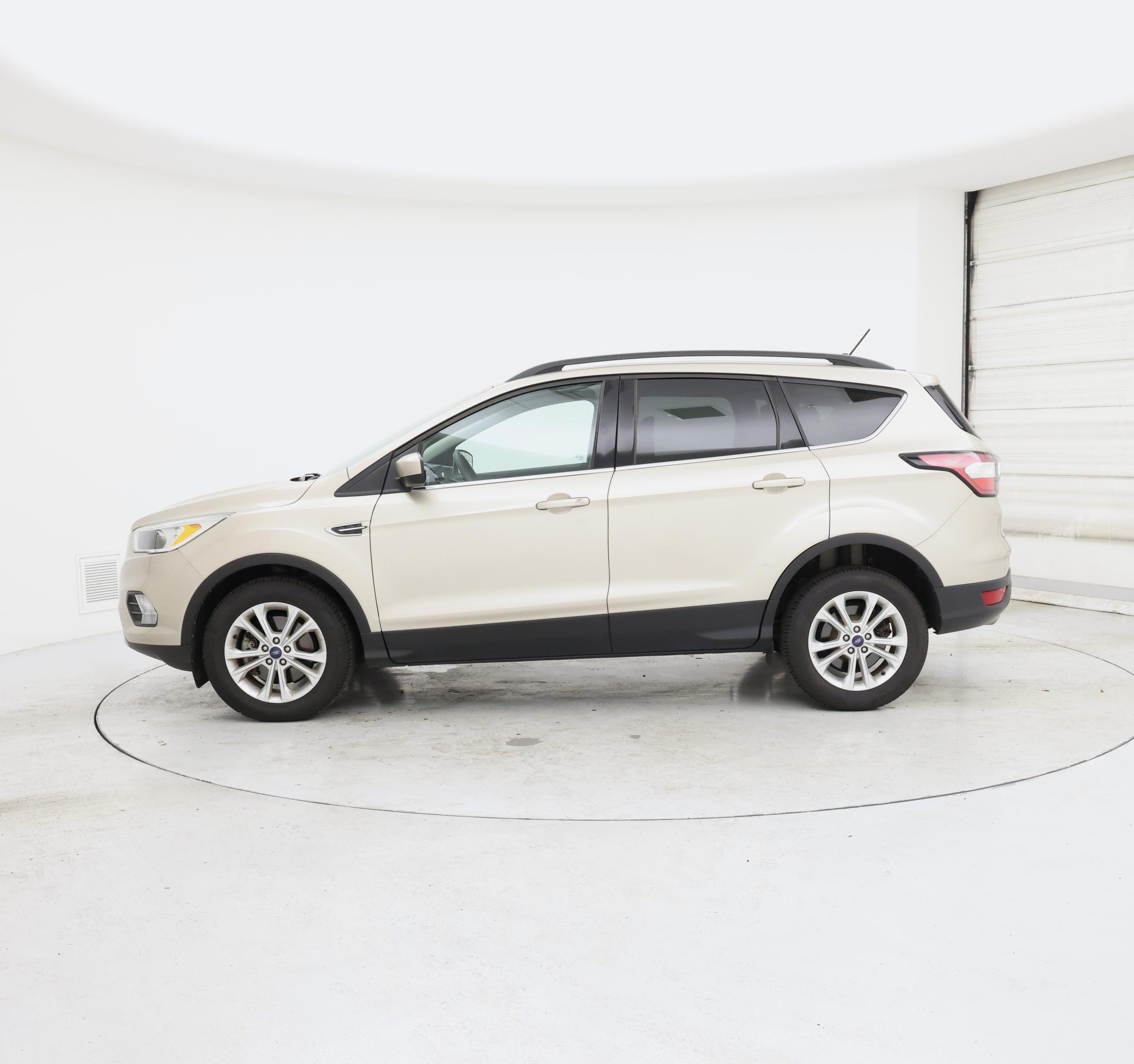 Thumbnail: 2018 Ford Escape - 3