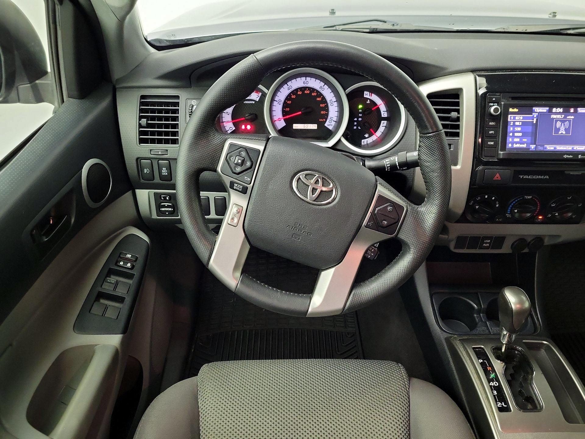 Thumbnail: 2015 Toyota Tacoma - 10