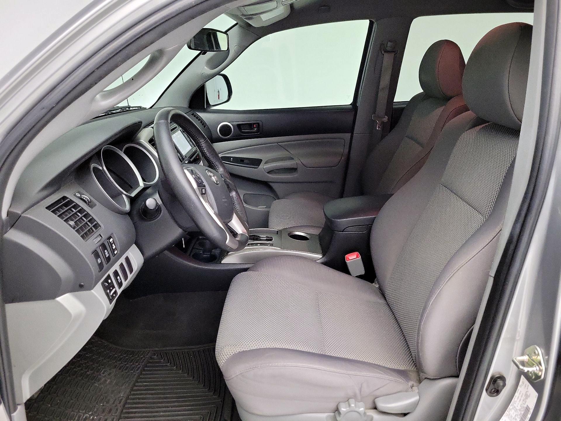 Thumbnail: 2015 Toyota Tacoma - 11