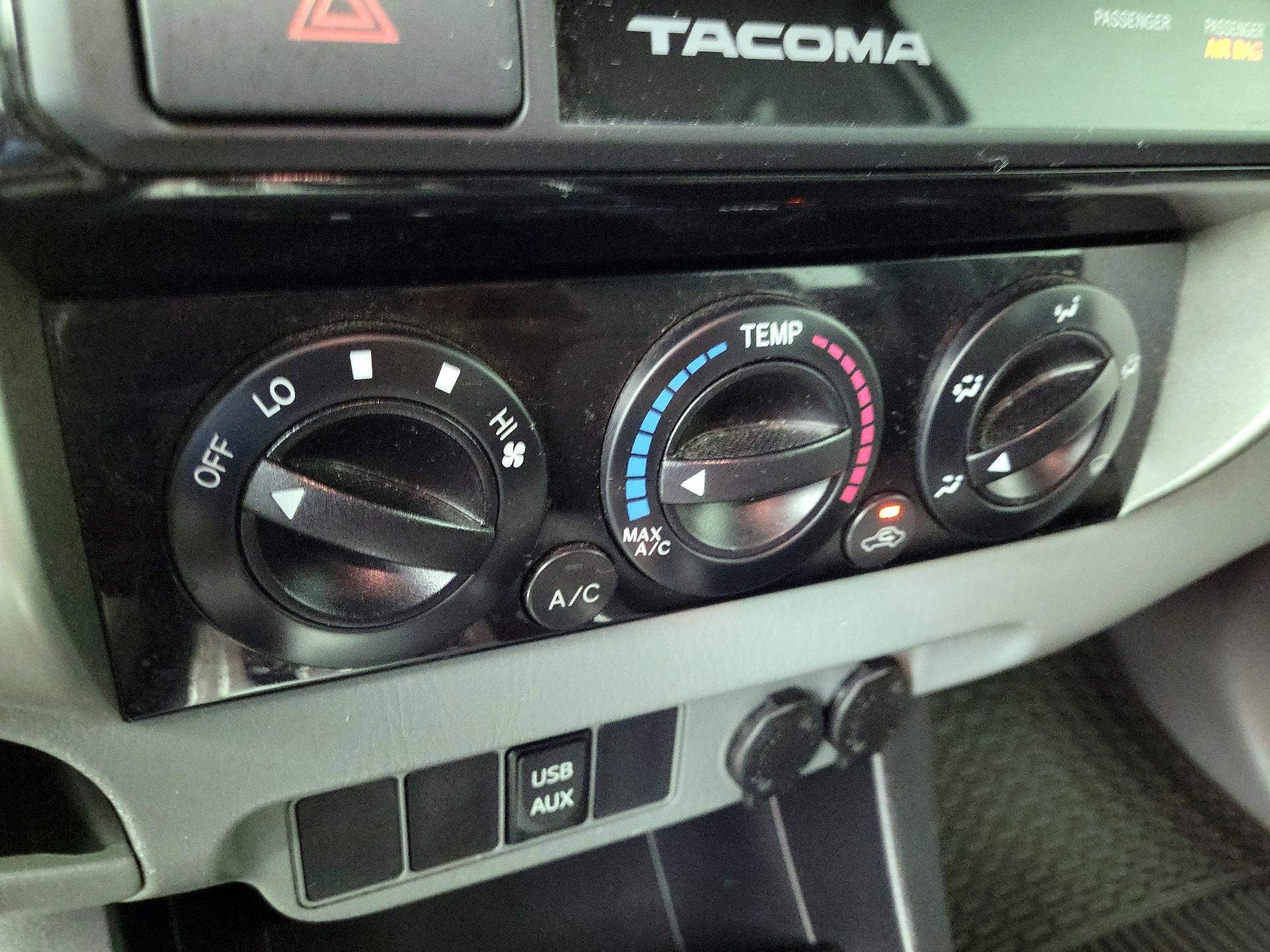 Thumbnail: 2015 Toyota Tacoma - 16