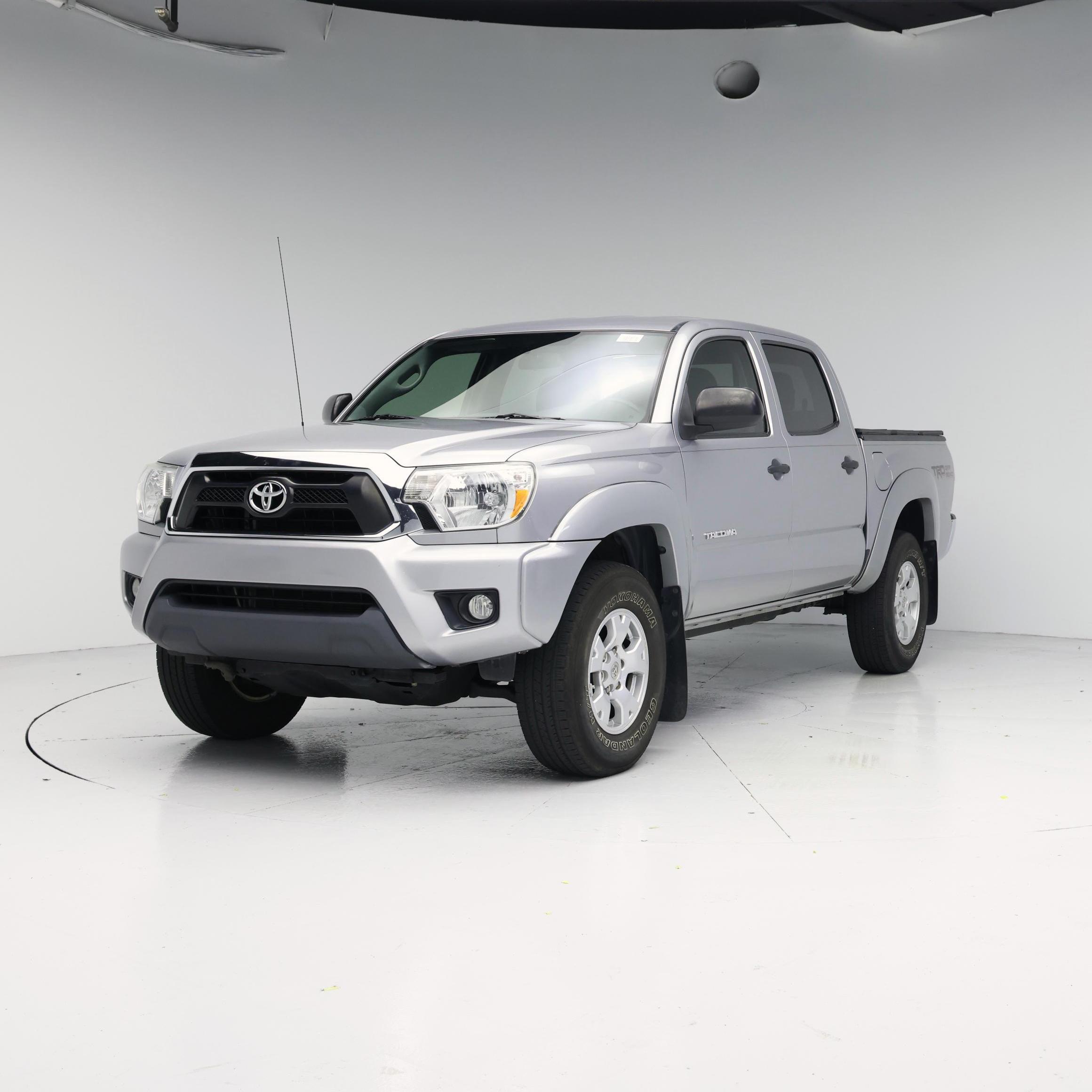 Thumbnail: 2015 Toyota Tacoma - 4