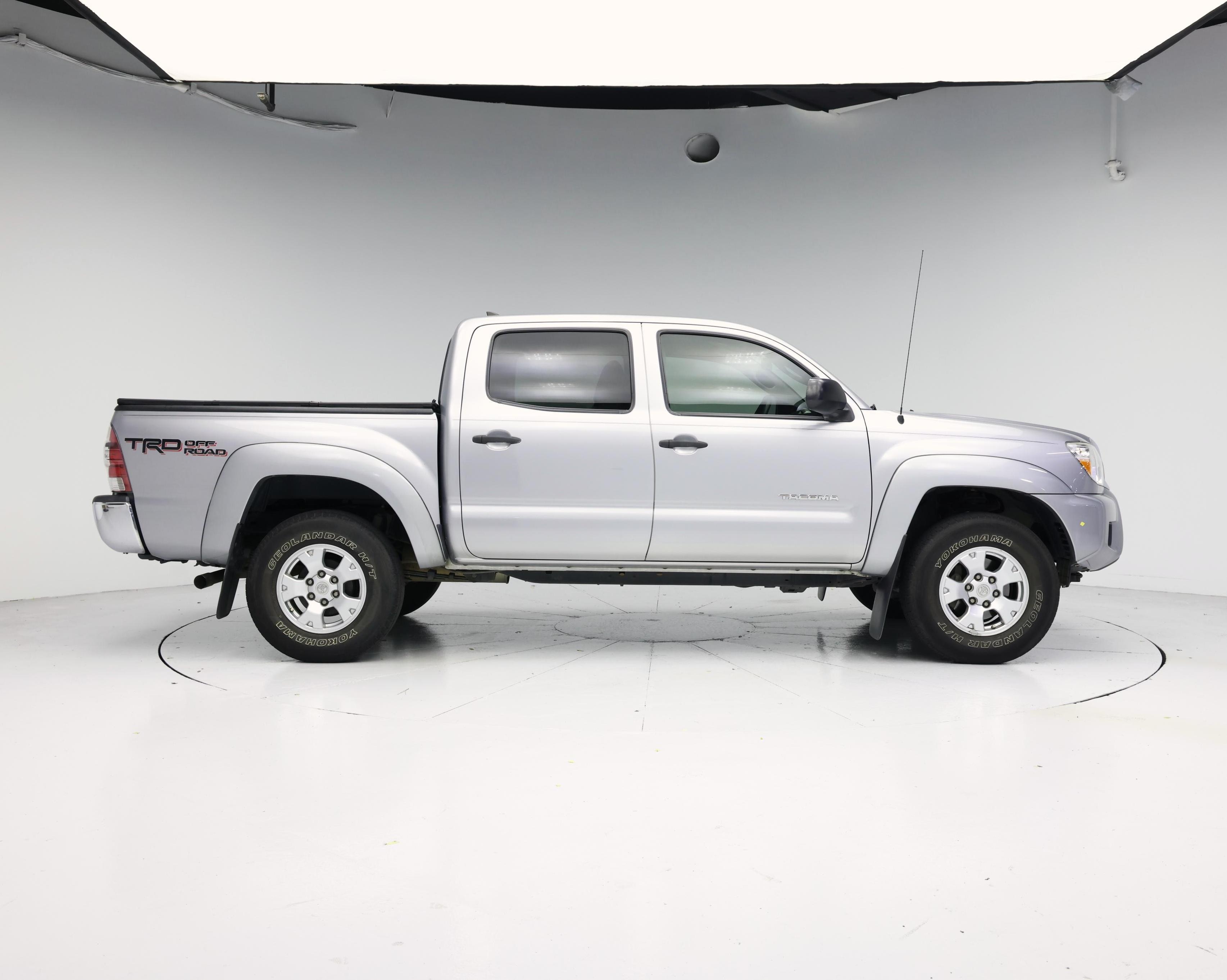 Thumbnail: 2015 Toyota Tacoma - 7