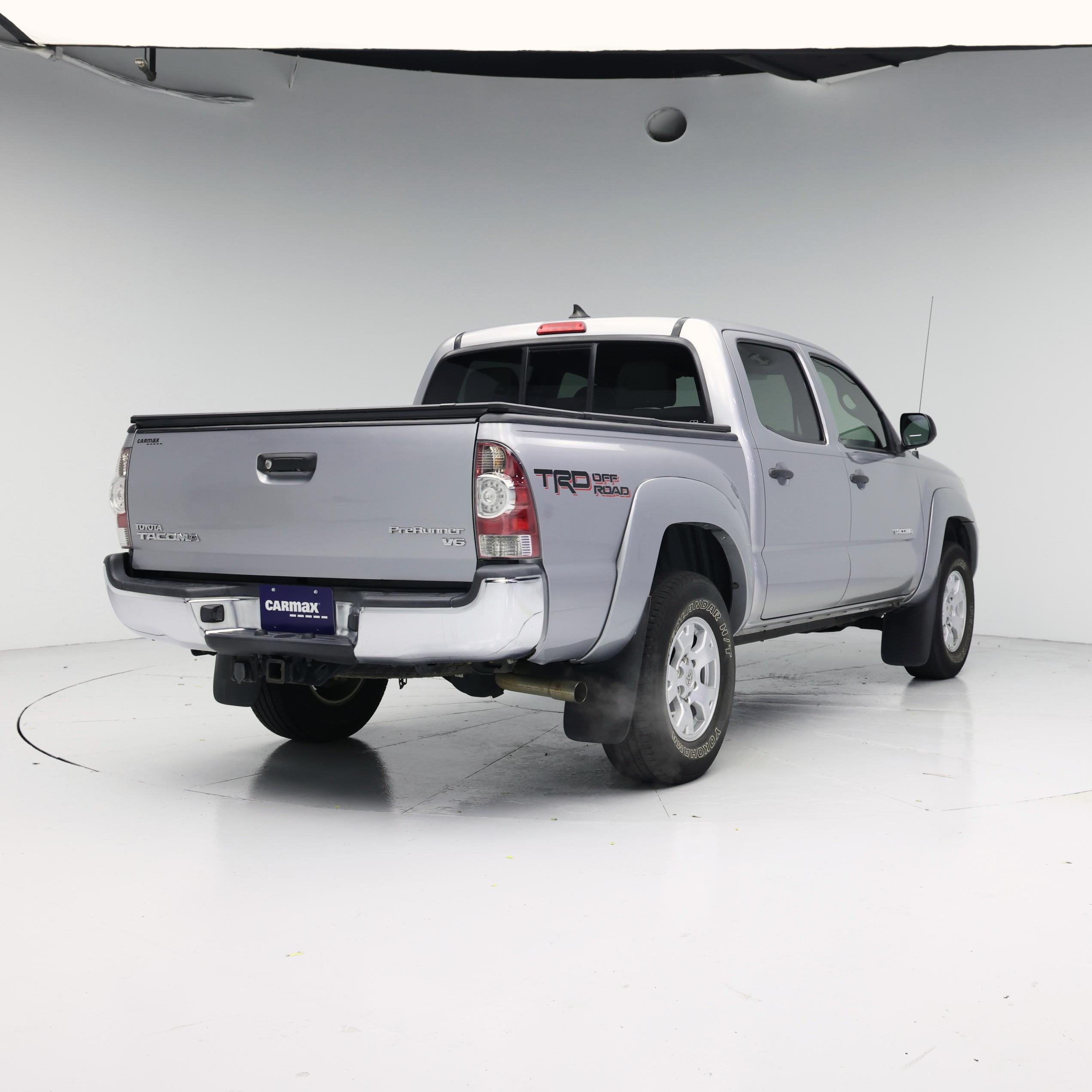 Thumbnail: 2015 Toyota Tacoma - 8