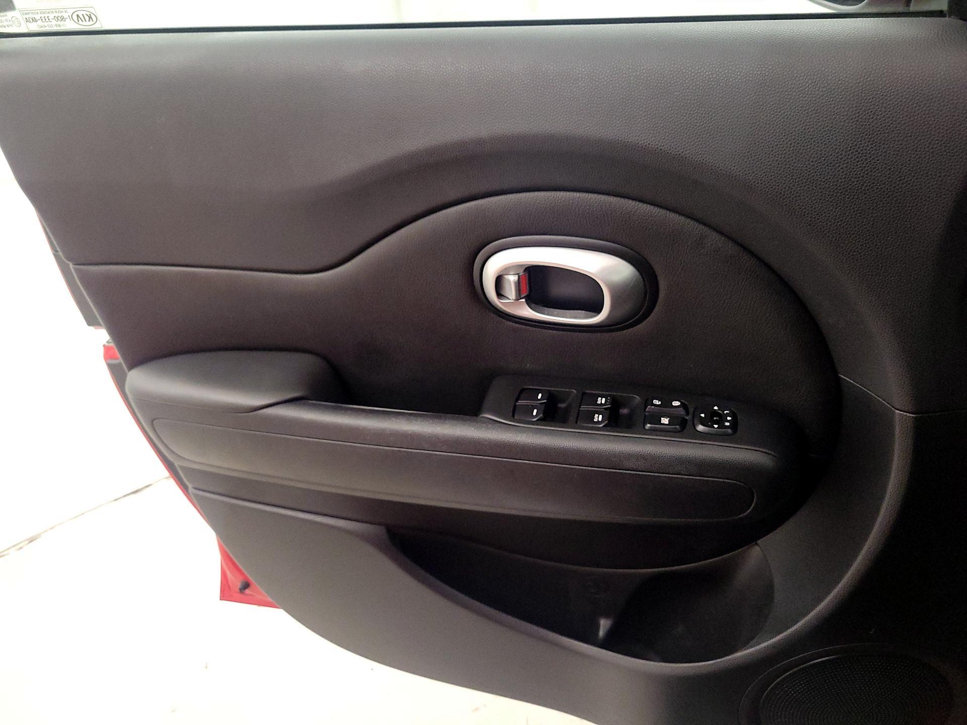 Thumbnail: 2015 Kia Soul - 12