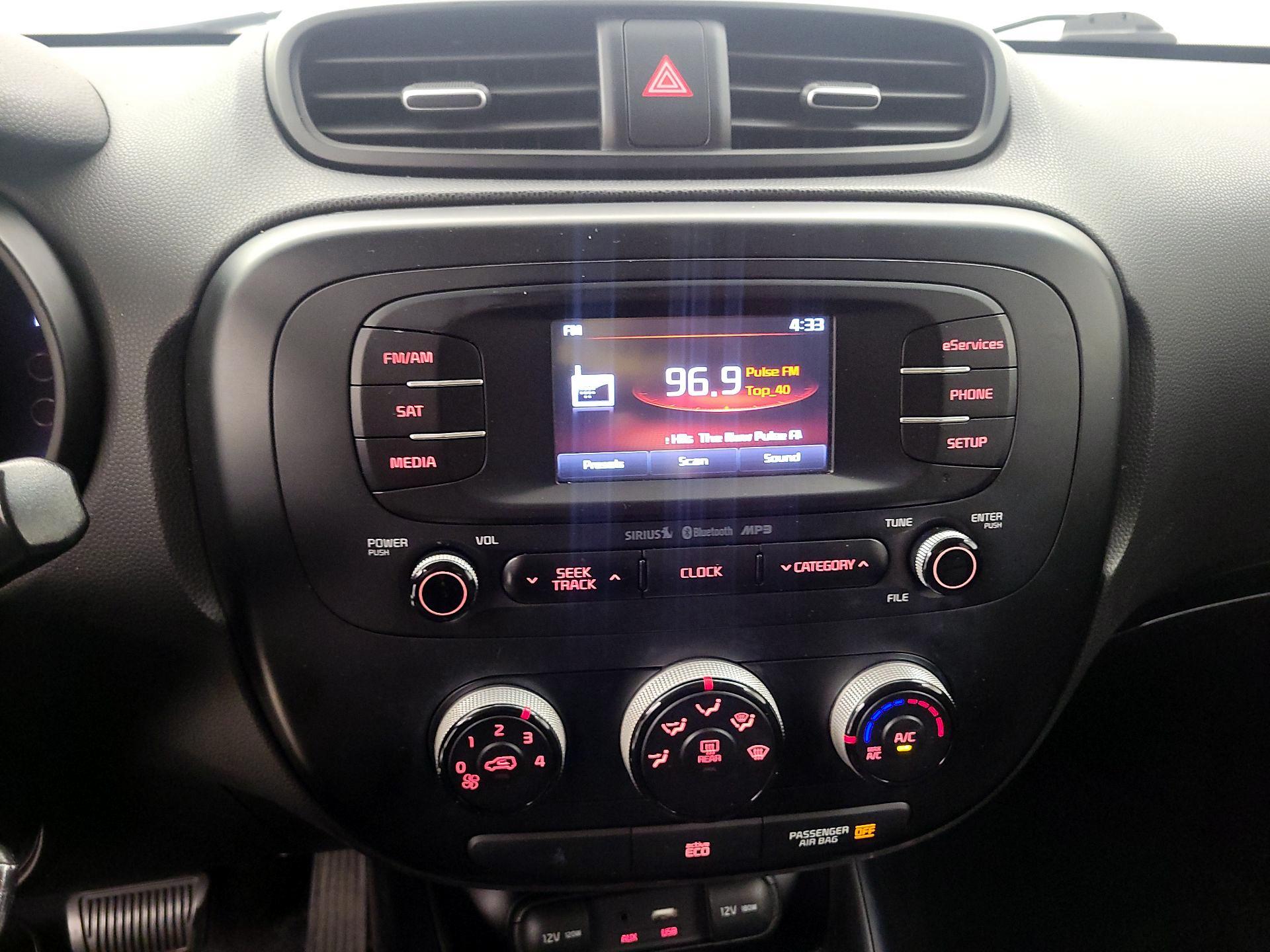 Thumbnail: 2015 Kia Soul - 15