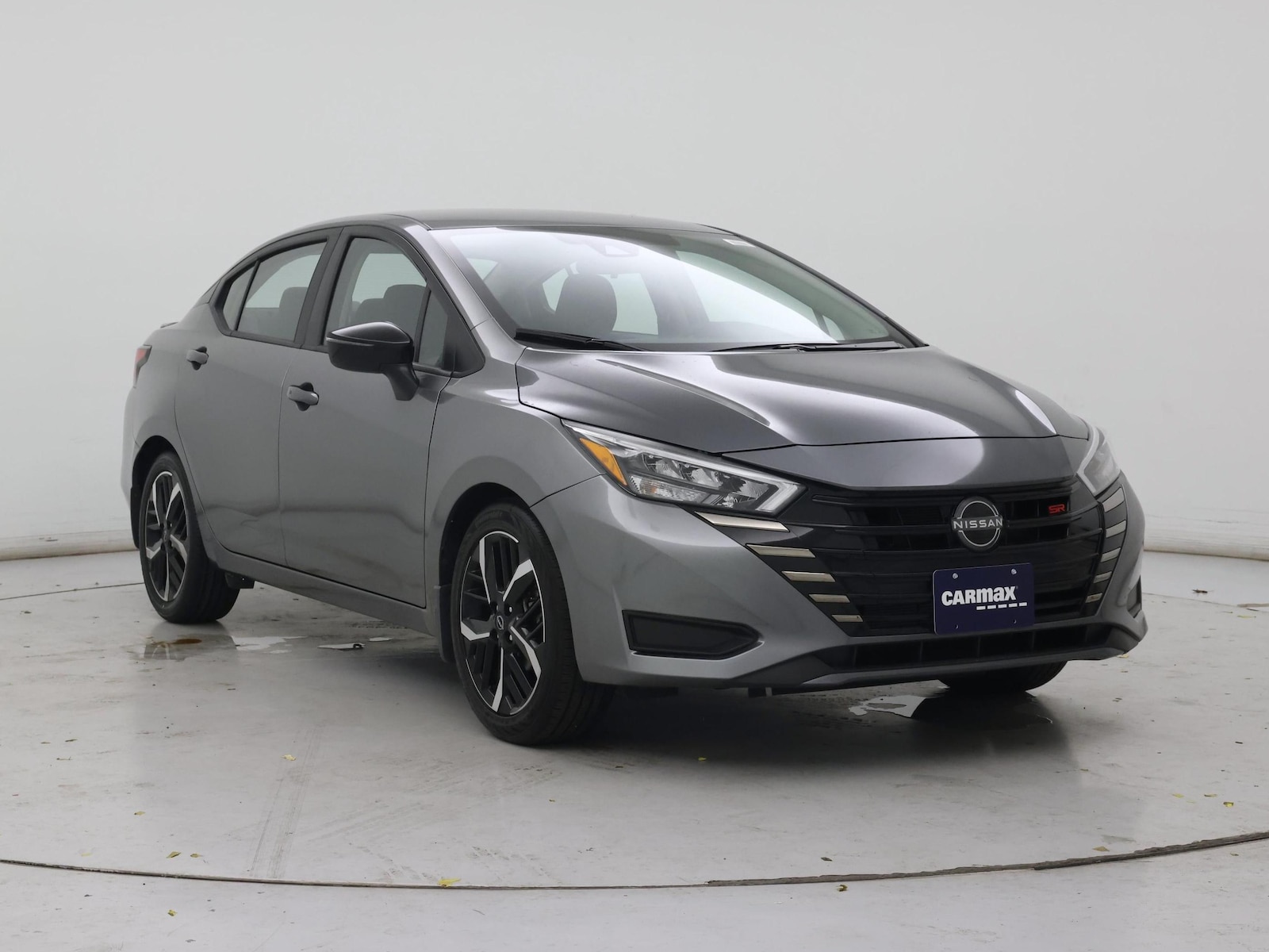 2024 Nissan Versa Sedan SR - Photo 2