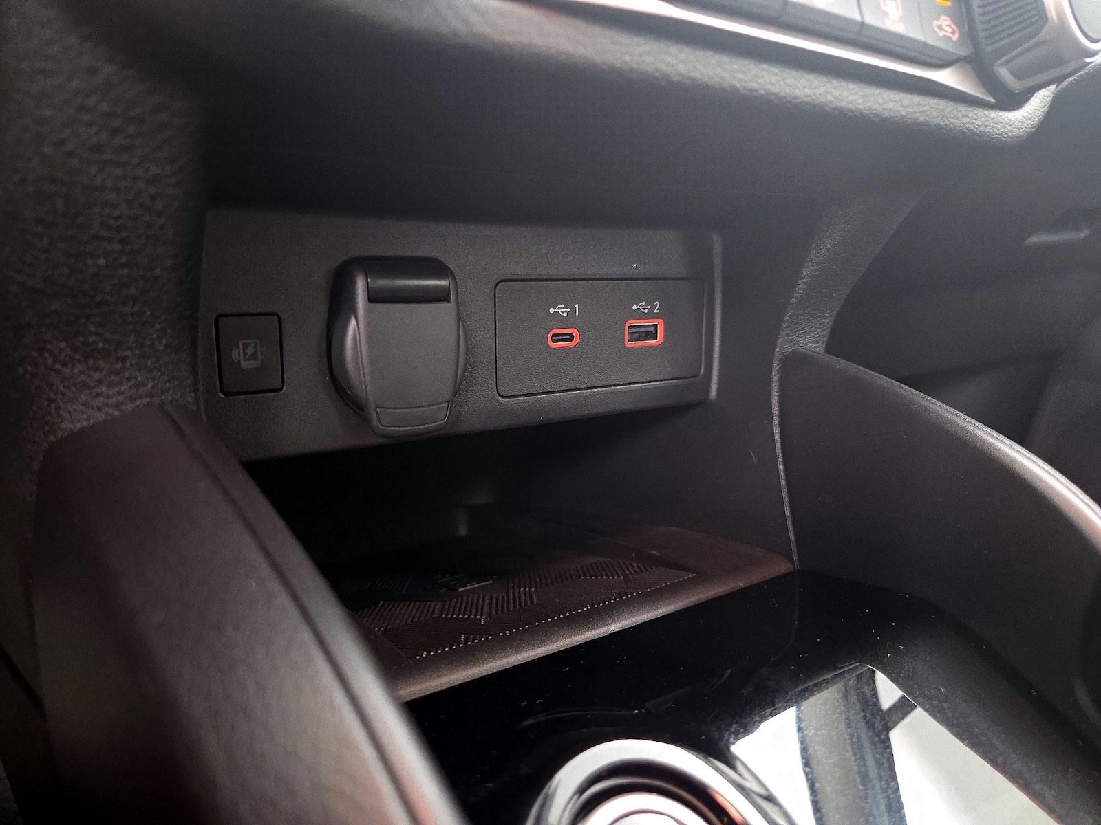 2024 Nissan Versa Sedan SR - Photo 18