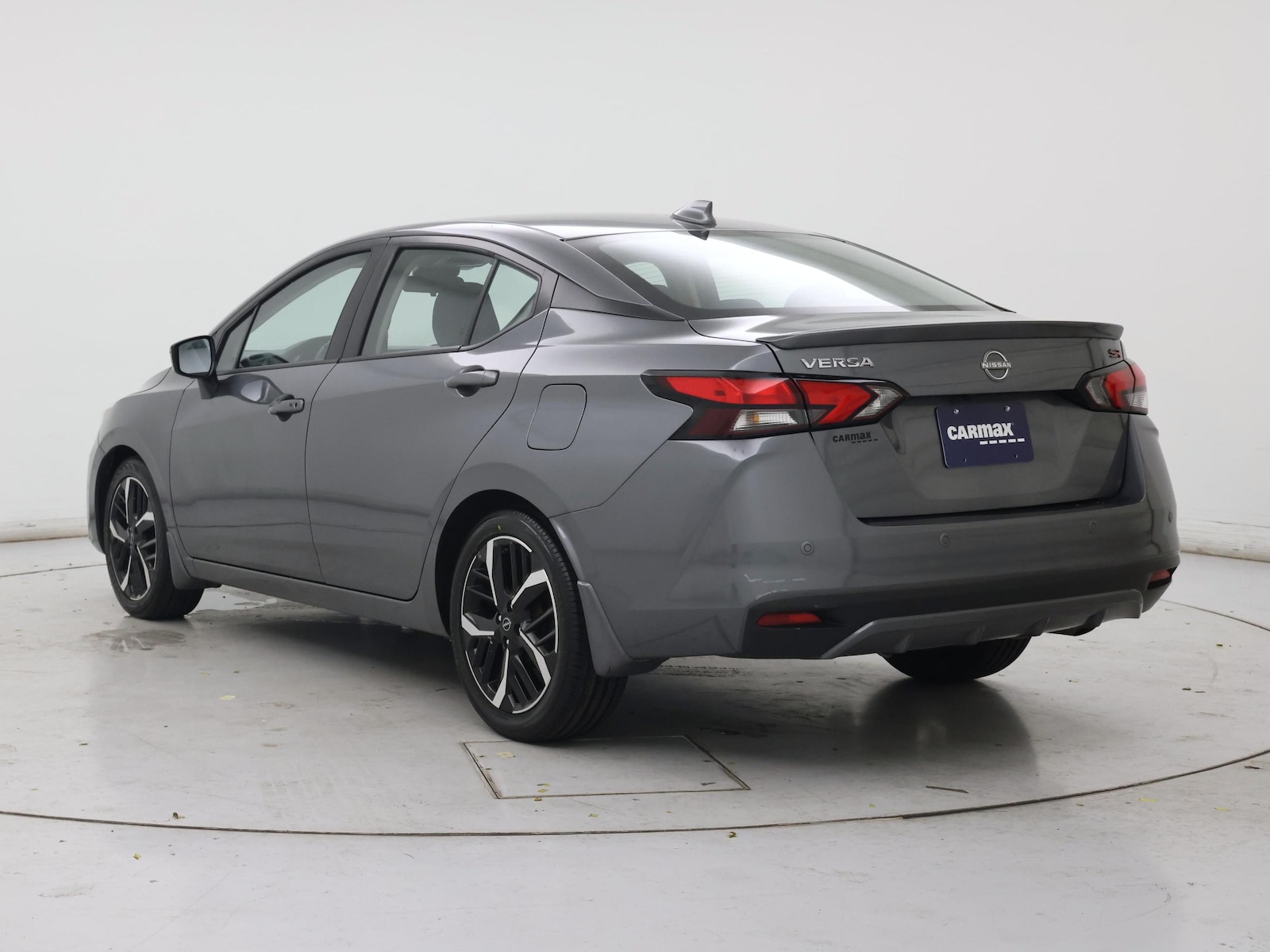 2024 Nissan Versa Sedan SR - Photo 3