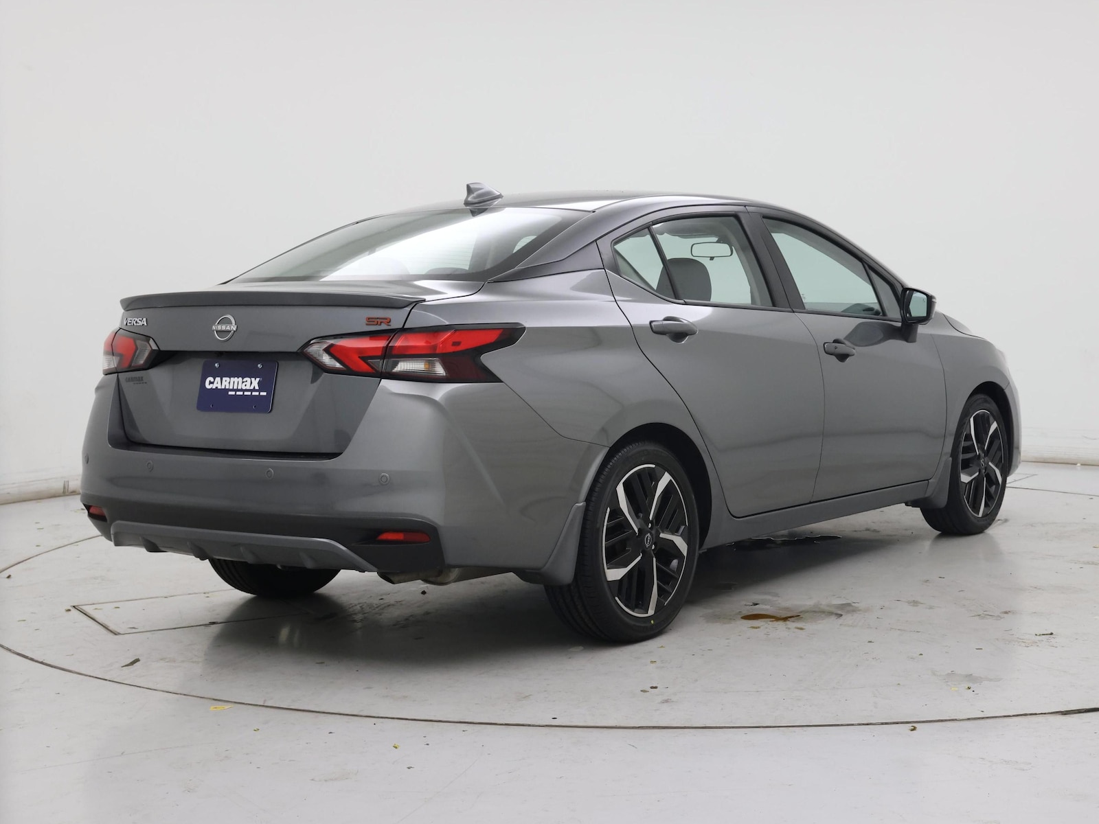 2024 Nissan Versa Sedan SR - Photo 9