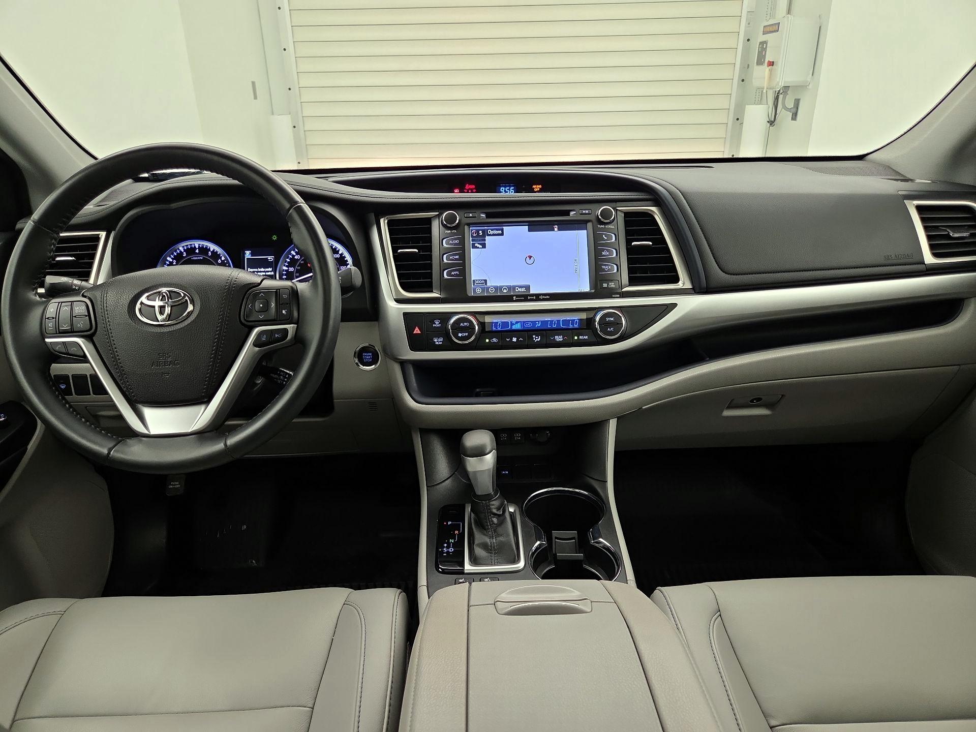 Thumbnail: 2019 Toyota Highlander - 9