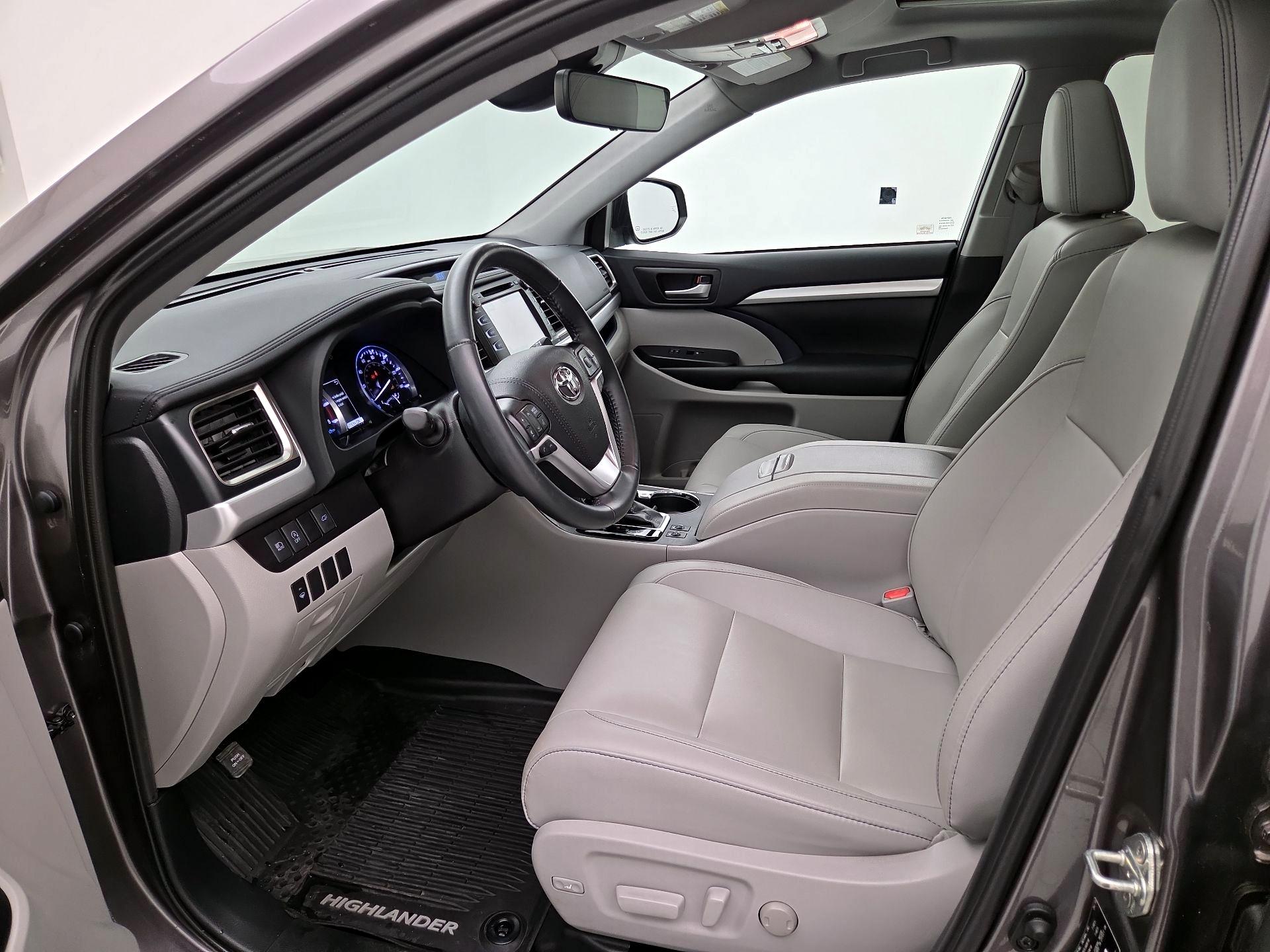 Thumbnail: 2019 Toyota Highlander - 11
