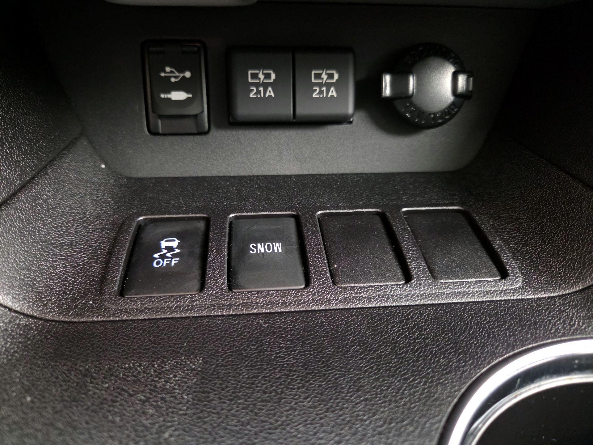 Thumbnail: 2019 Toyota Highlander - 19