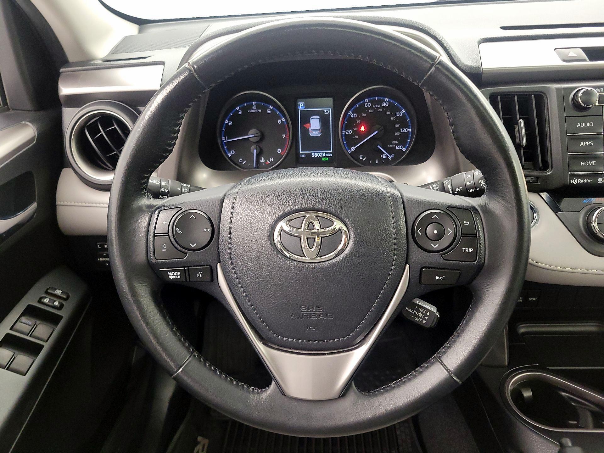 Thumbnail: 2018 Toyota RAV4 - 10