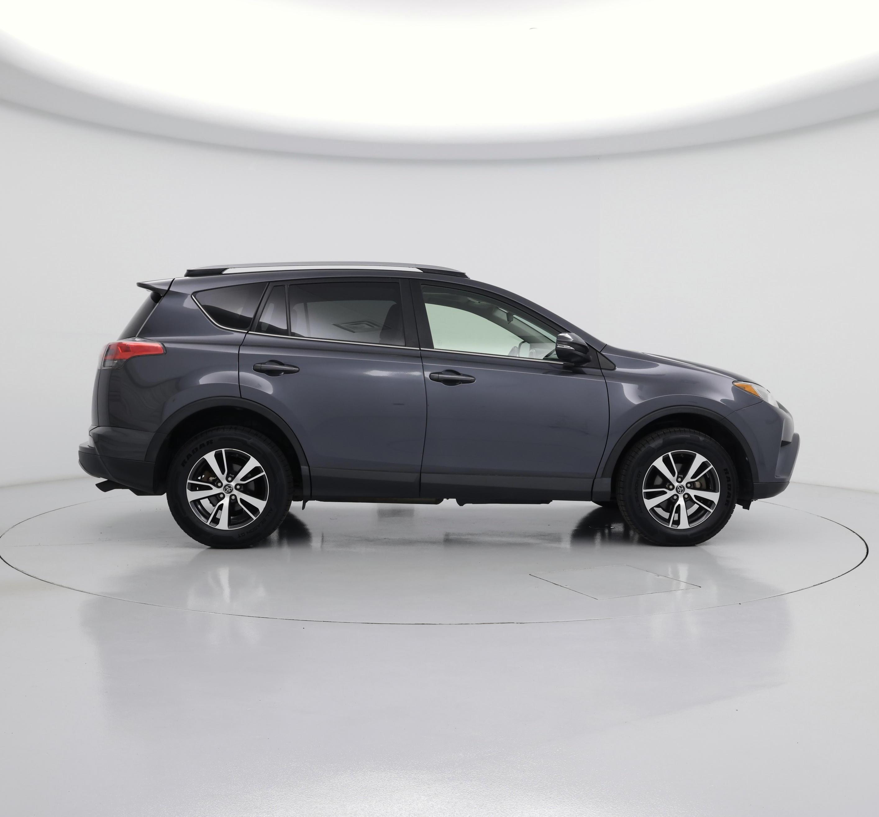 Thumbnail: 2018 Toyota RAV4 - 7