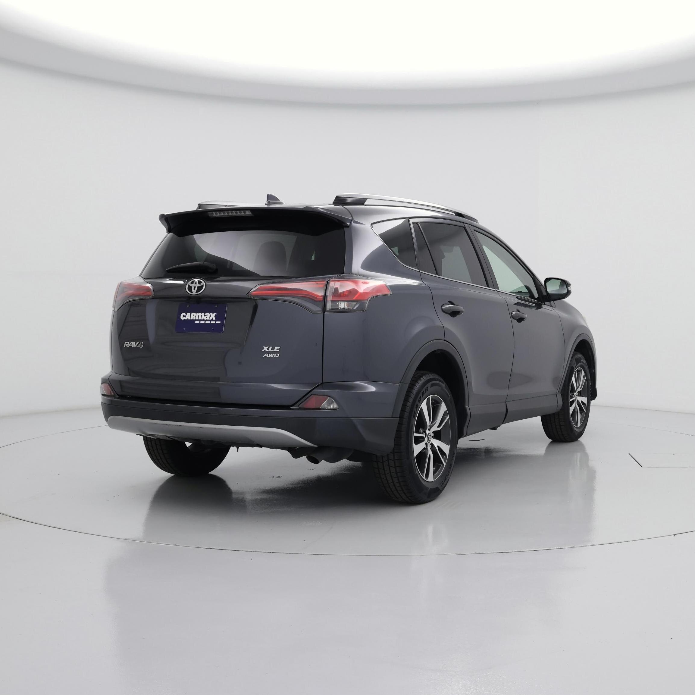 Thumbnail: 2018 Toyota RAV4 - 8